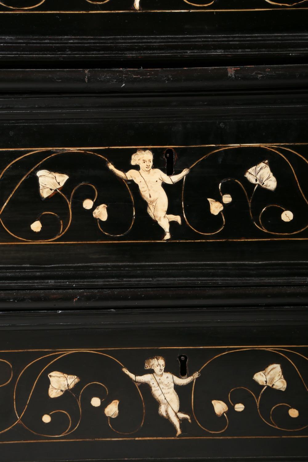 Italian Baroque Bone Inlaid Ebony Commode In Good Condition In Greenwich, CT
