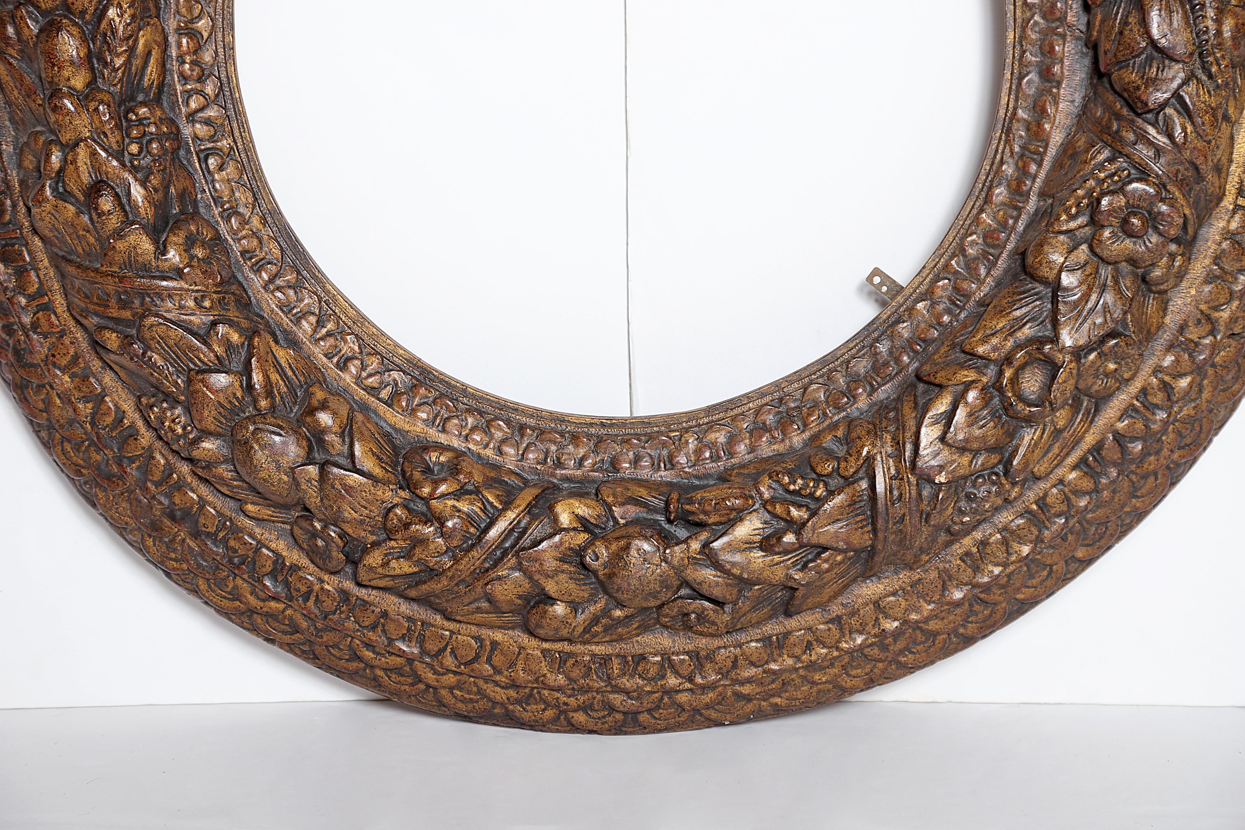 Hand-Carved Italian Baroque Carved and Gilded Round Picture / Mirror Frame