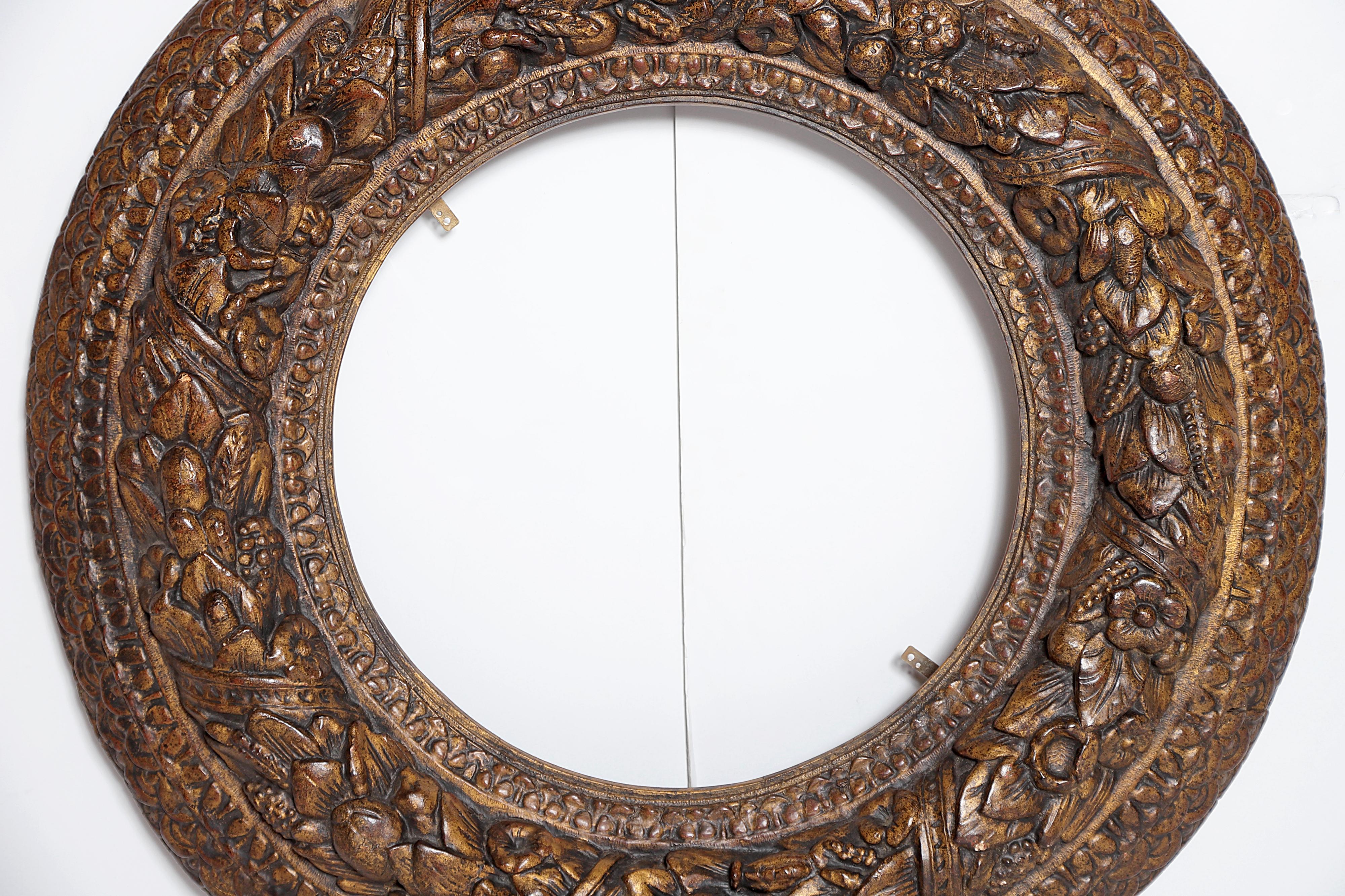 18th Century Italian Baroque Carved and Gilded Round Picture / Mirror Frame