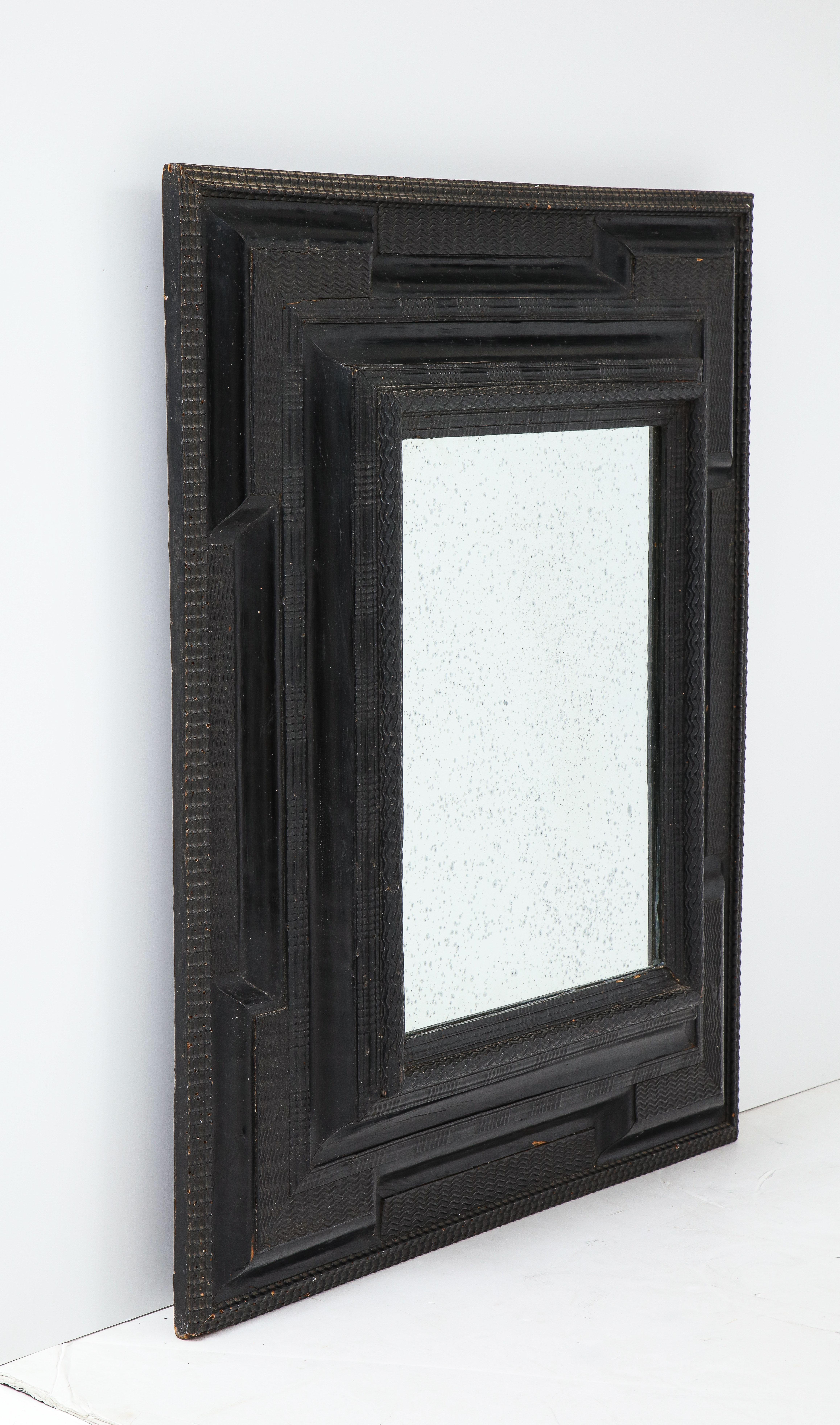 Geschnitzter ebonisierter italienischer Barockrahmen/Wandspiegel (Glas) im Angebot