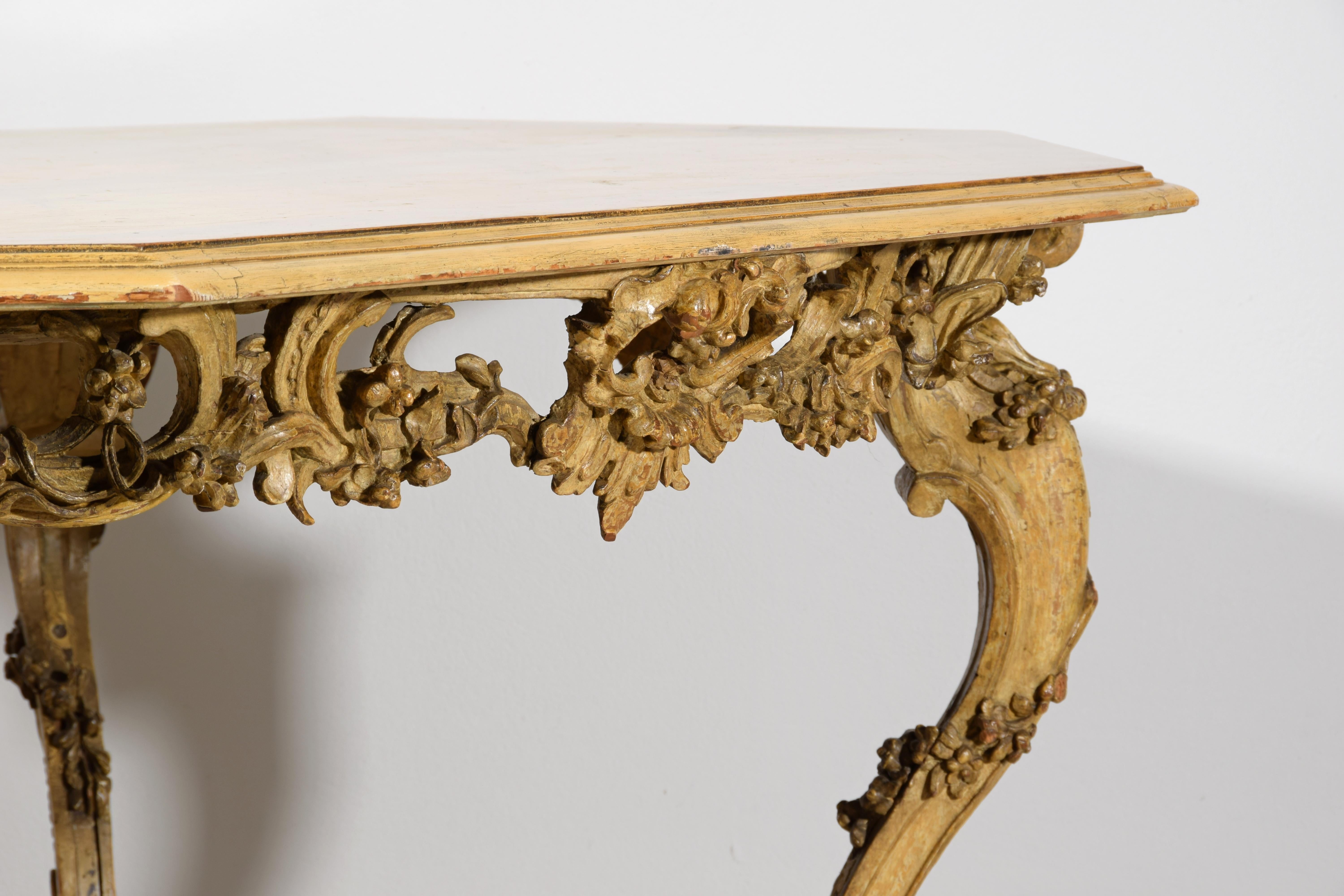 Italian Baroque Carved Gilt and Lacquered Wood Center Table, 18th Century For Sale 14