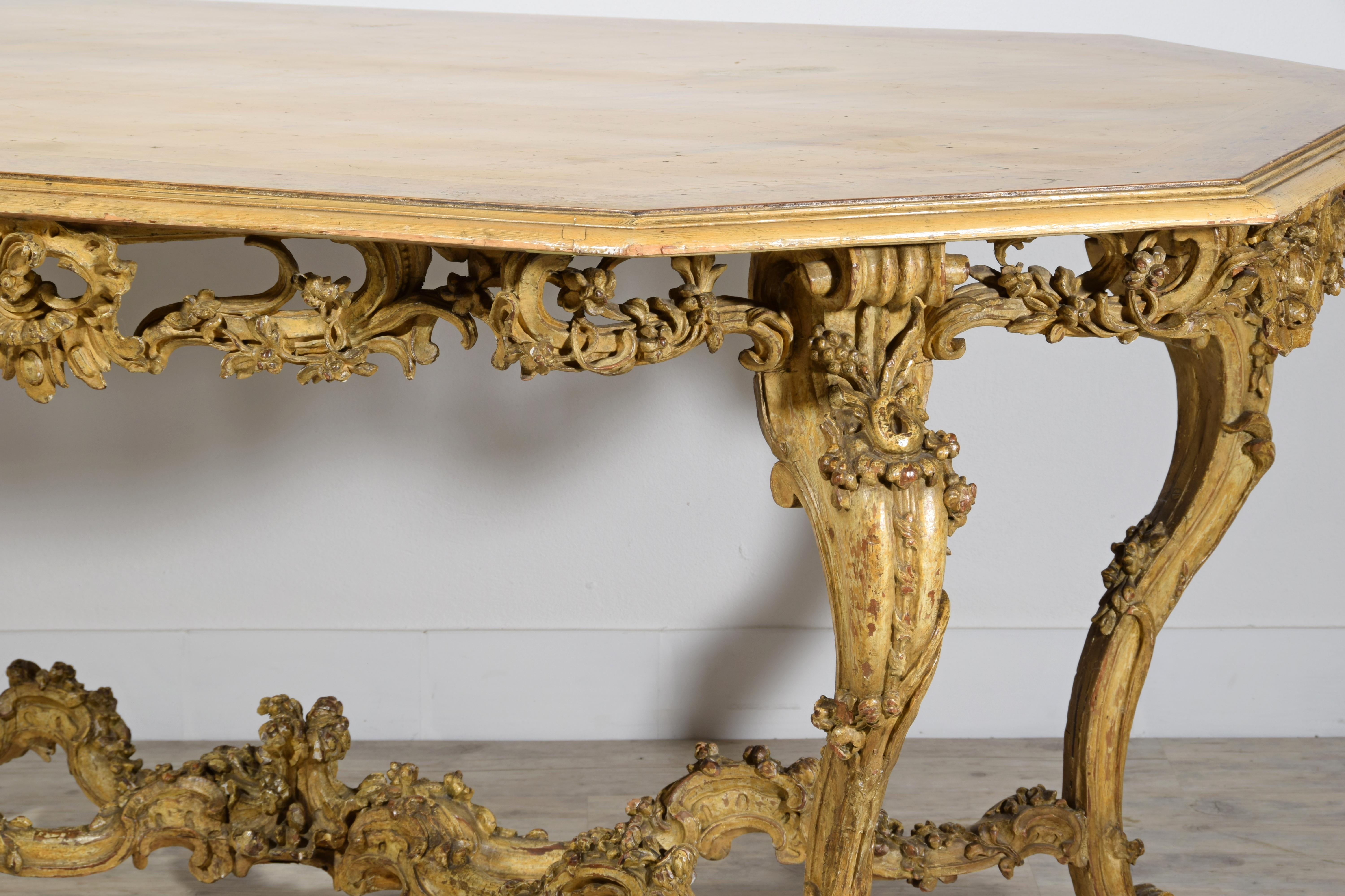 Italian Baroque Carved Gilt and Lacquered Wood Center Table, 18th Century 17