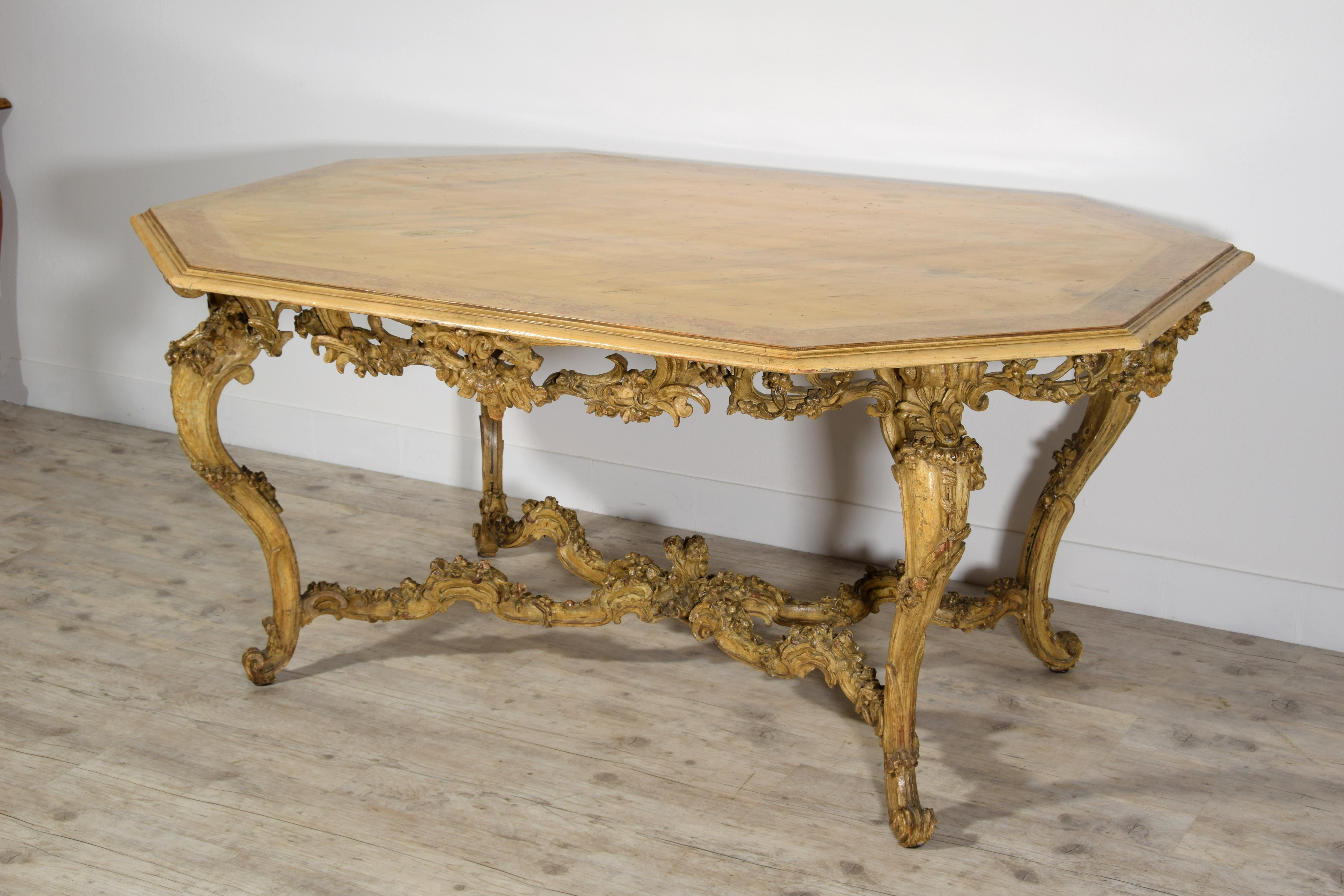 Hand-Carved Italian Baroque Carved Gilt and Lacquered Wood Center Table, 18th Century For Sale