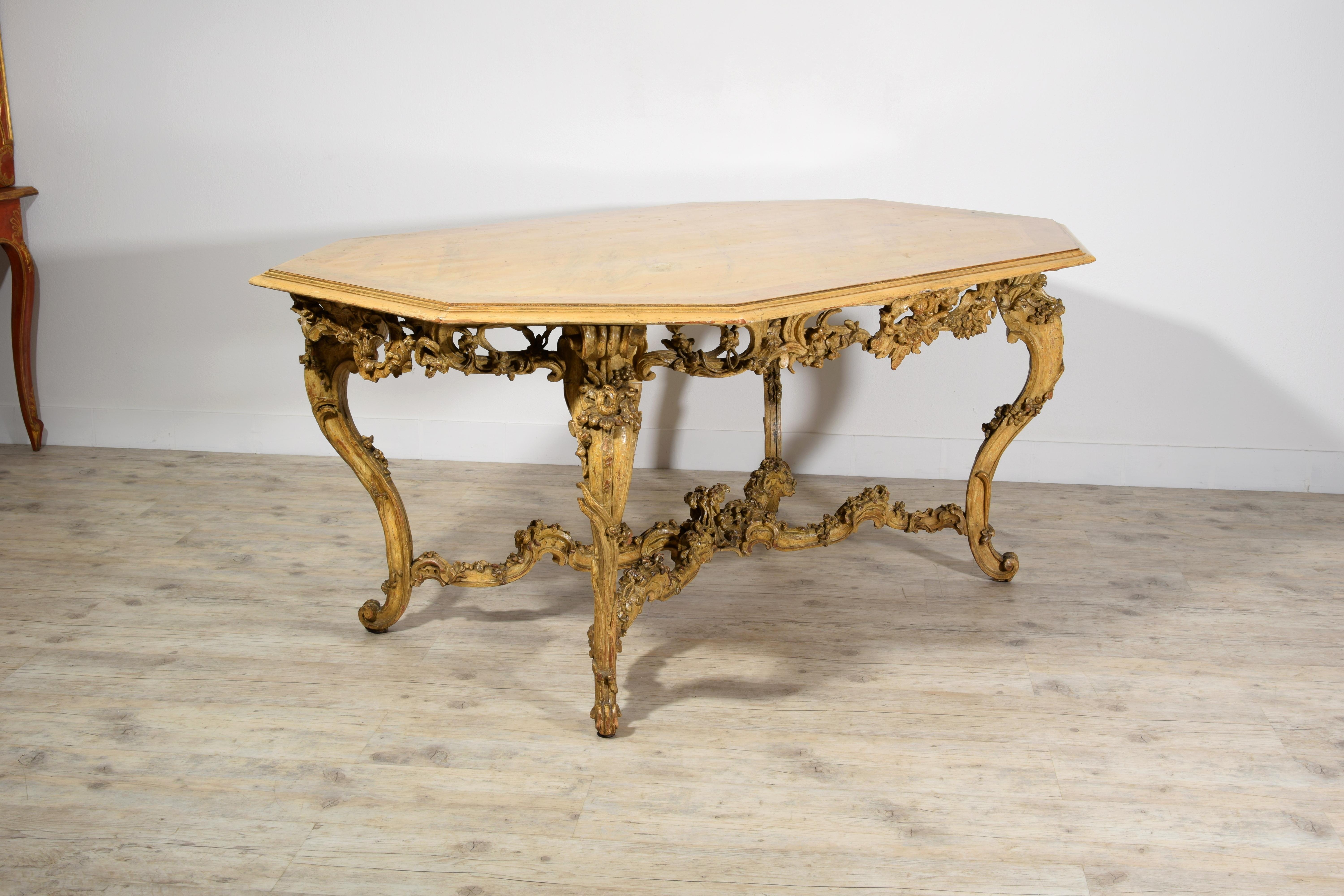 18th Century and Earlier Italian Baroque Carved Gilt and Lacquered Wood Center Table, 18th Century For Sale