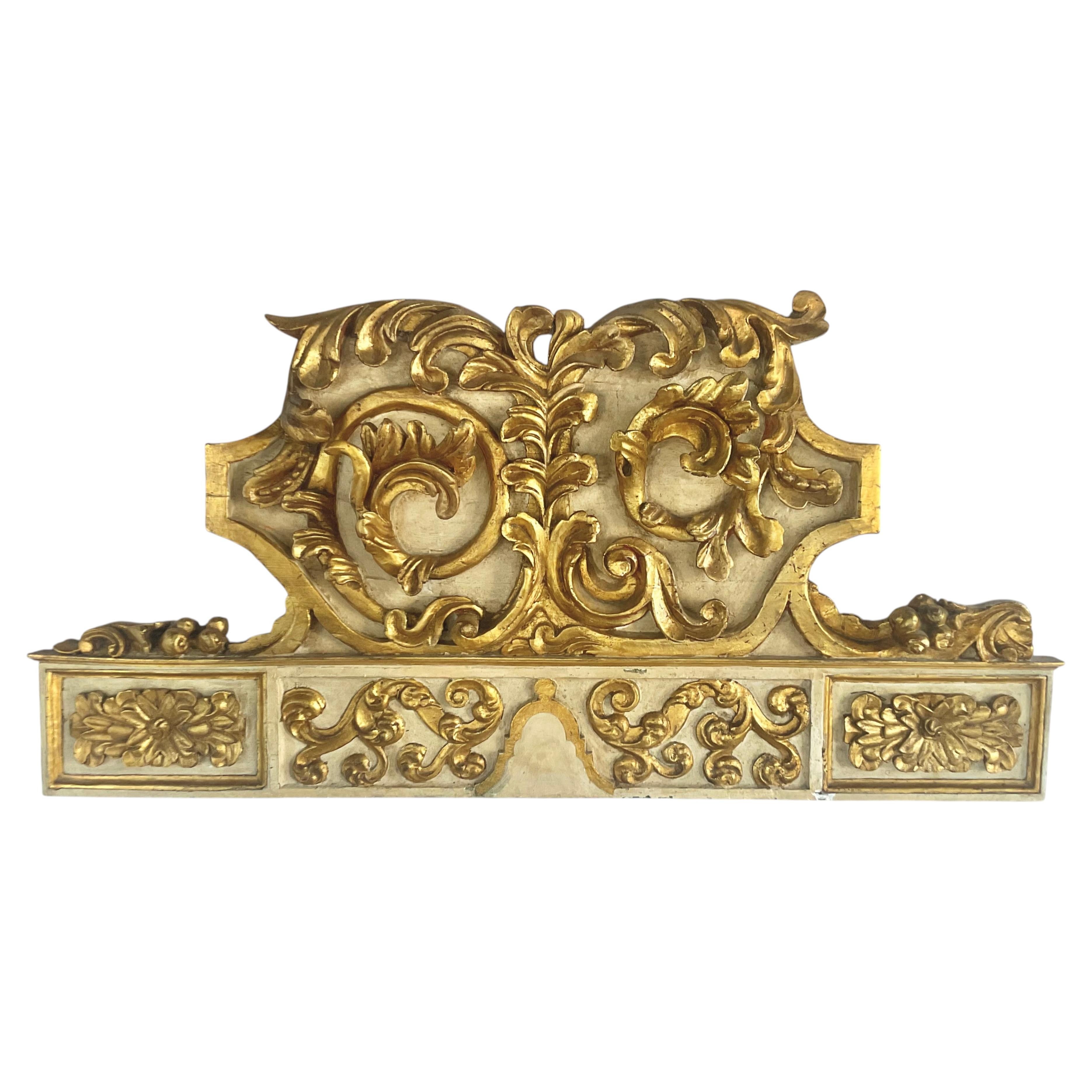 Italian Baroque Carved Giltwood Overdoor Crest - 18th Century