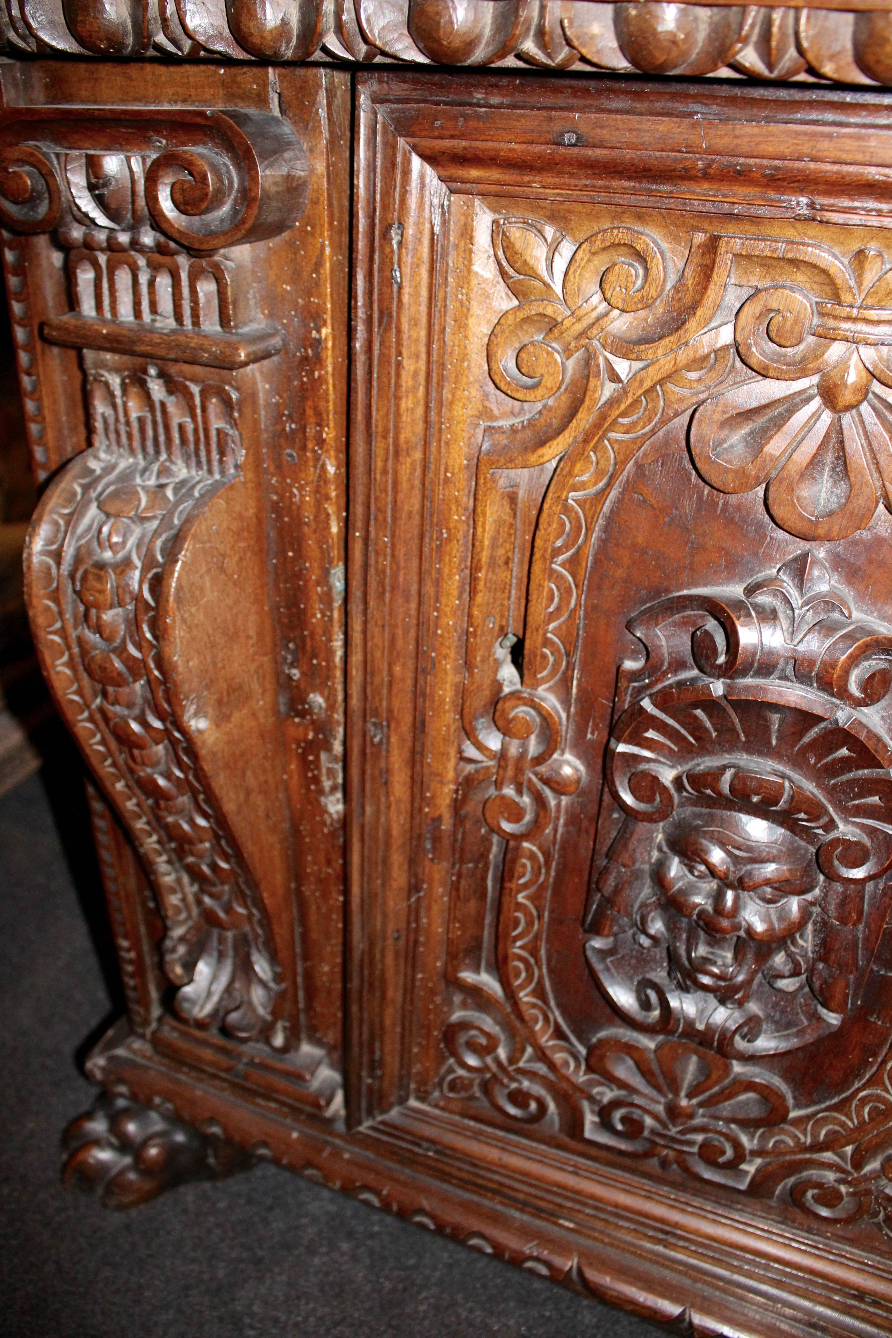 Italian Baroque Carved Walnut Cupboard, 17th Century For Sale 5