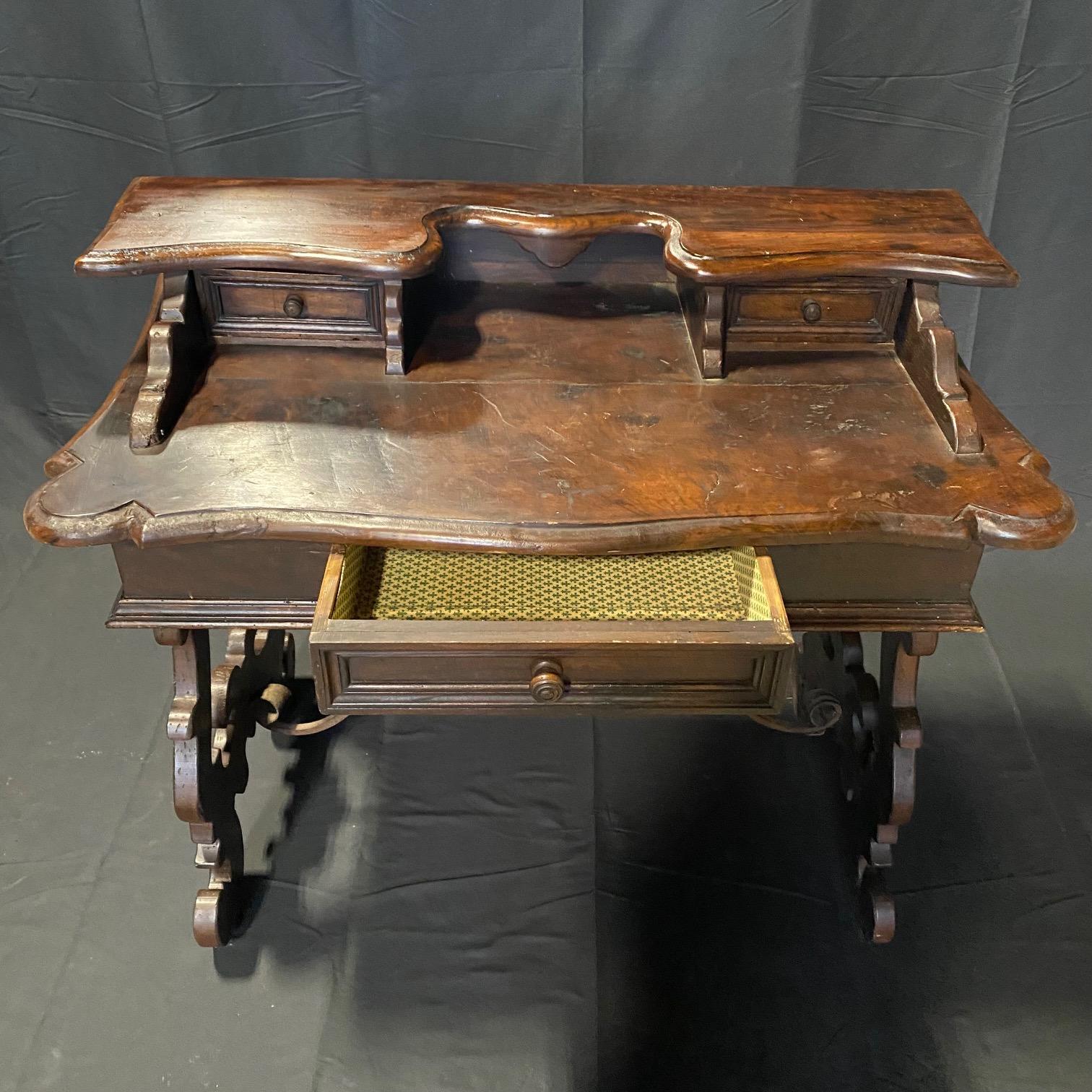Italian Baroque Carved Walnut Writing Desk with Lyre Base In Good Condition For Sale In Hopewell, NJ