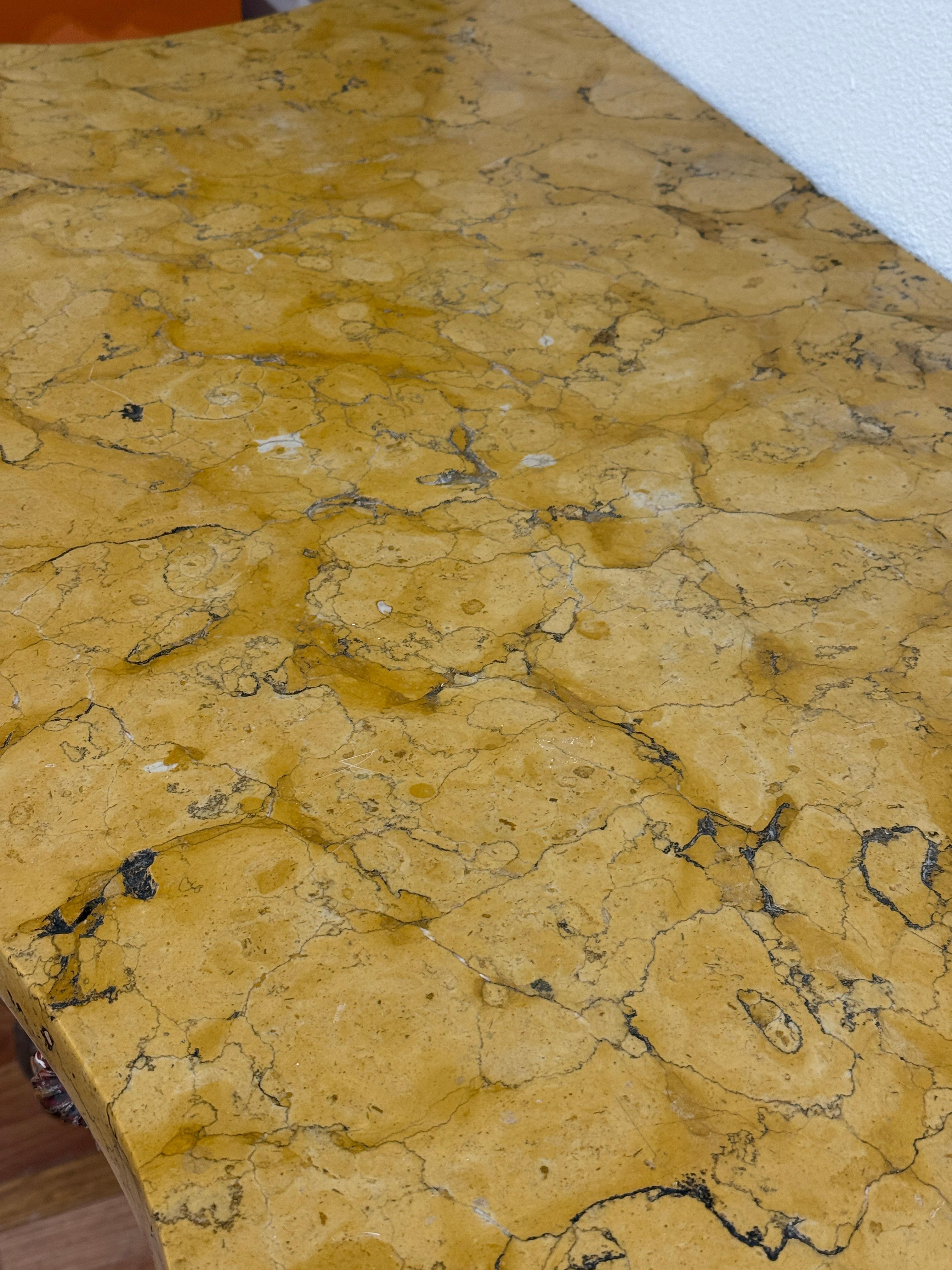 Marbre de Sienne Console Baroque Italienne en Wood Wood Wood Wood Wood Wood Wood Wood Wood Wood Wood Wood Wood Wood Wood Wood Wood Wood Wood Wood Wood Wood Wood Wood Wood Wood Wood Wood Wood Wood Wood Wood Wood Wood Wood Siena Marble Top Encrusted Nautilus Fossils en vente