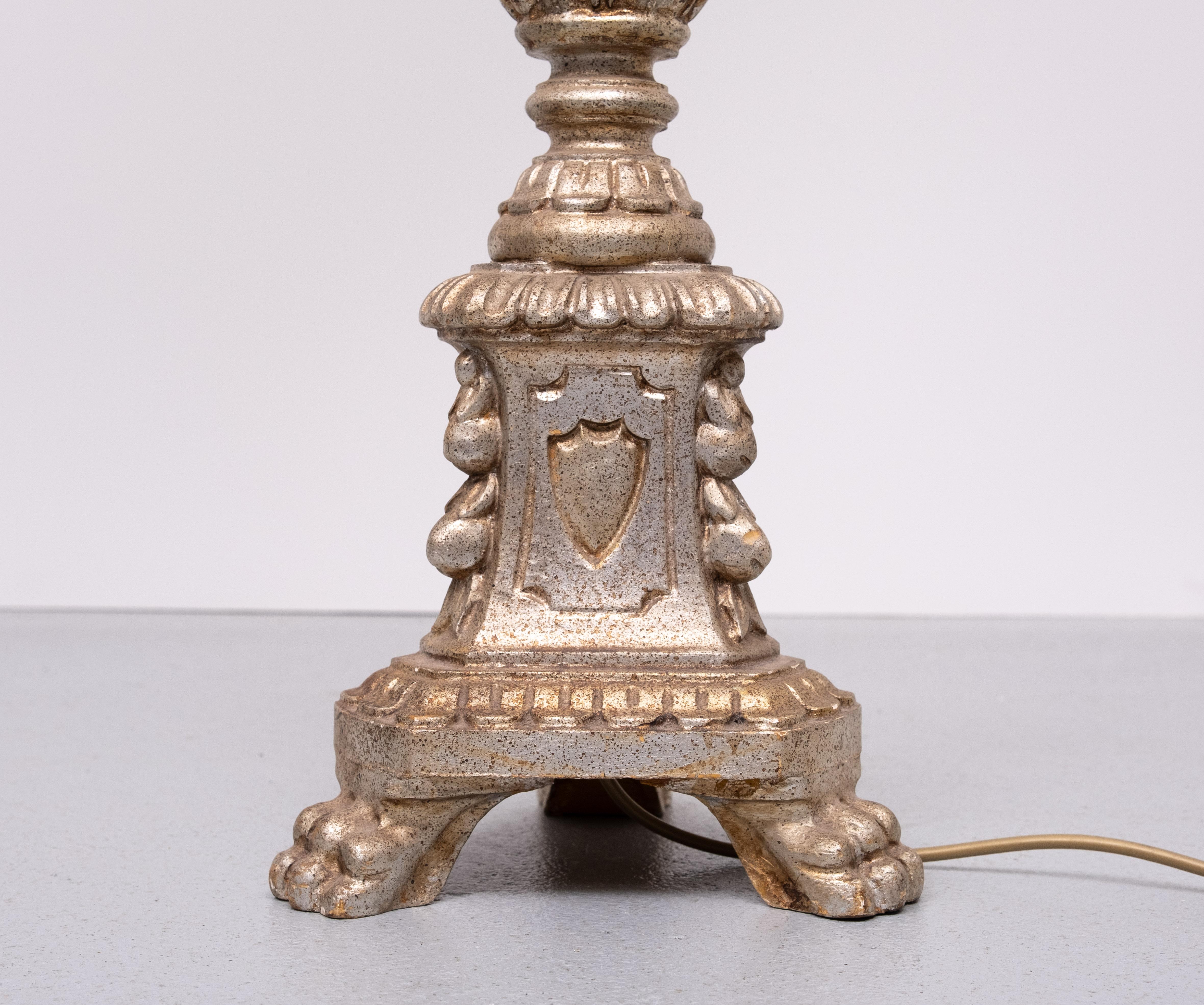 Italienische Barock-Stehlampe aus geschnitztem Holz, 1970er Jahre im Angebot 2