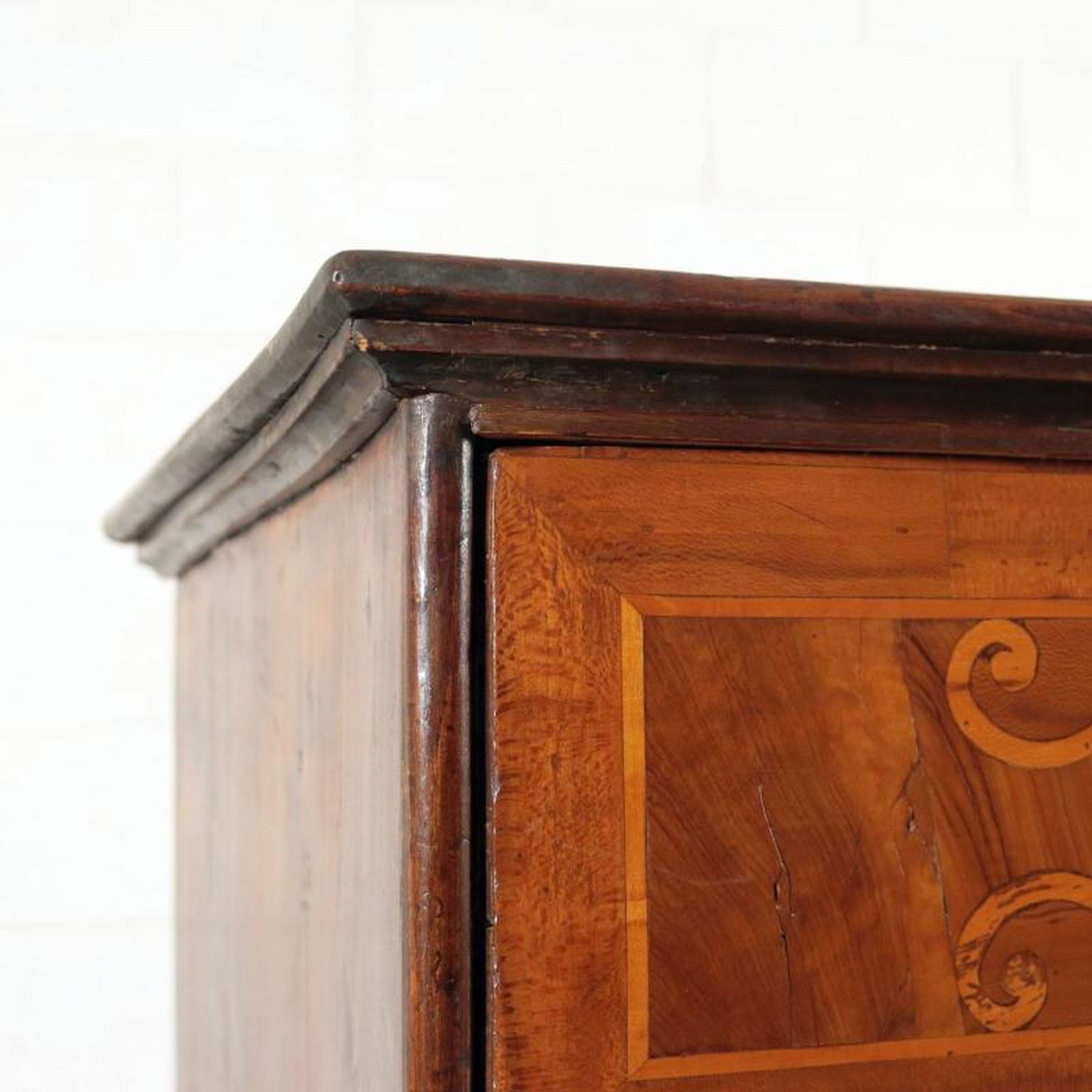 Maple Italian Baroque Chest of Drawers , circa 1700 For Sale
