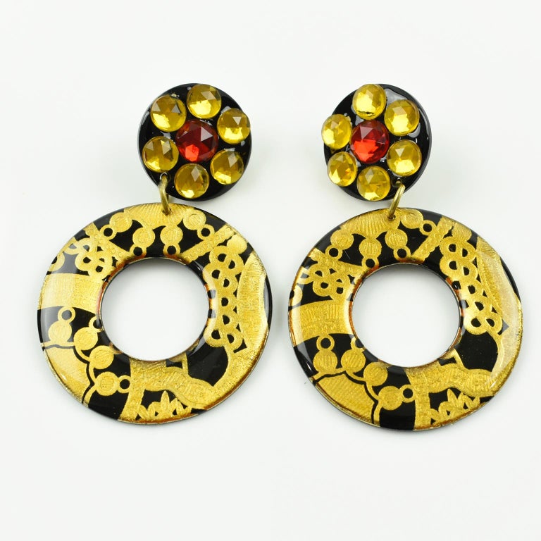 Italian Baroque Dangle Black Gold Lucite Clip Earrings For Sale at 1stdibs