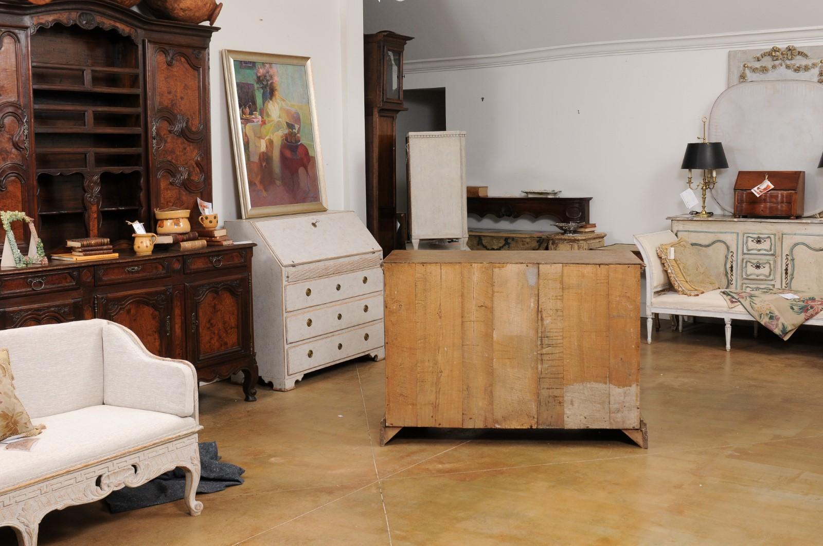 Legno Buffet dipinto in stile barocco italiano dell'inizio del XVII secolo con motivi a diamante intagliati in vendita