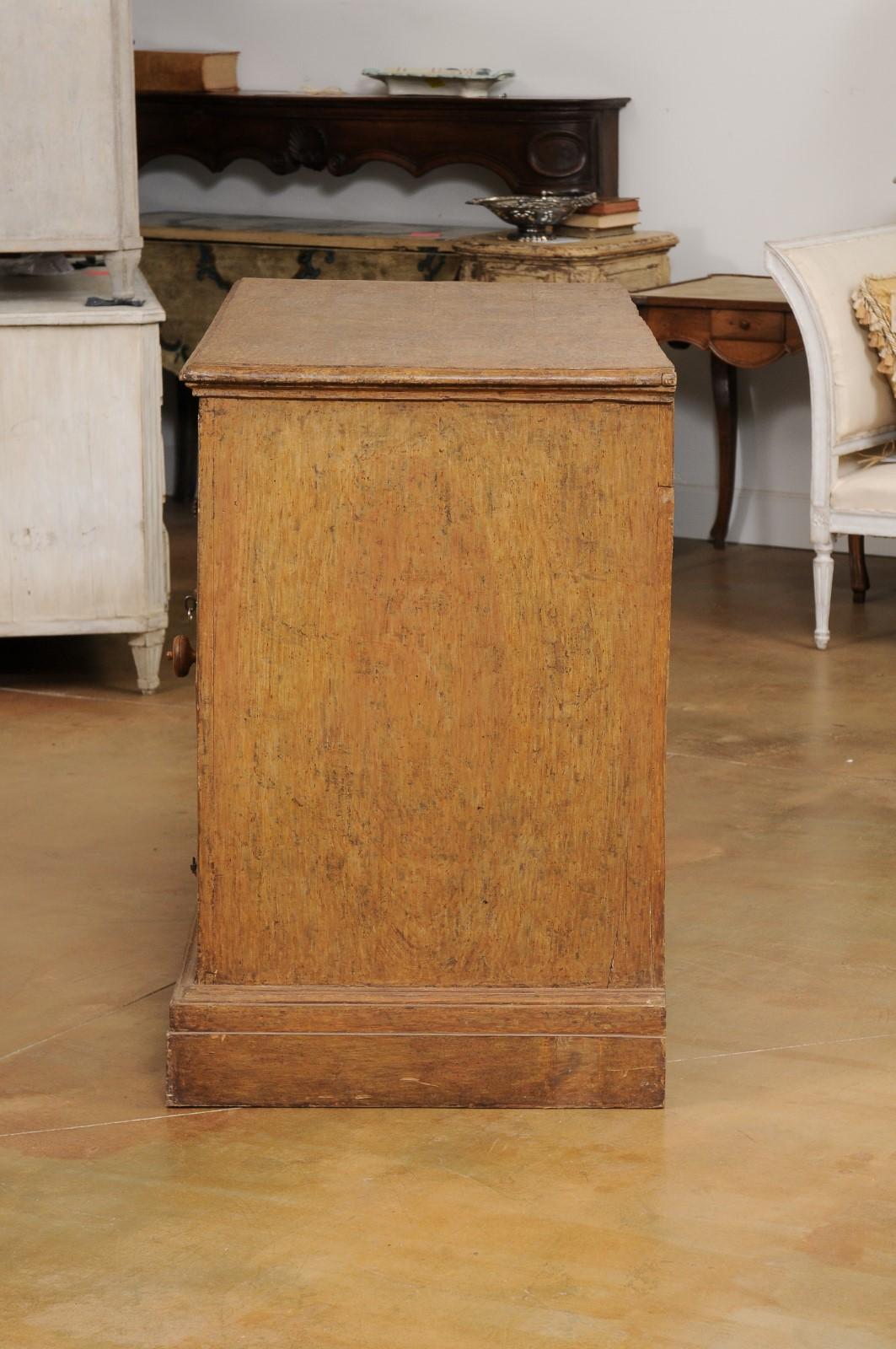 Buffet dipinto in stile barocco italiano dell'inizio del XVII secolo con motivi a diamante intagliati in vendita 2