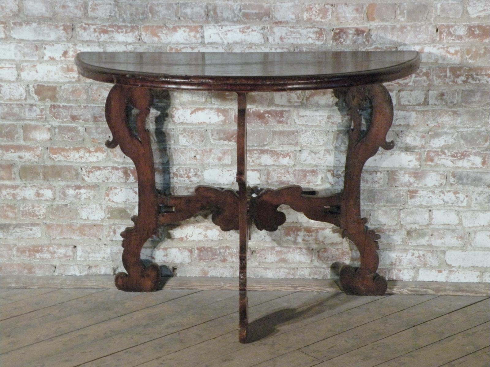 Italian Baroque Early 18th Century Demilune Walnut Console Table In Good Condition In Troy, NY