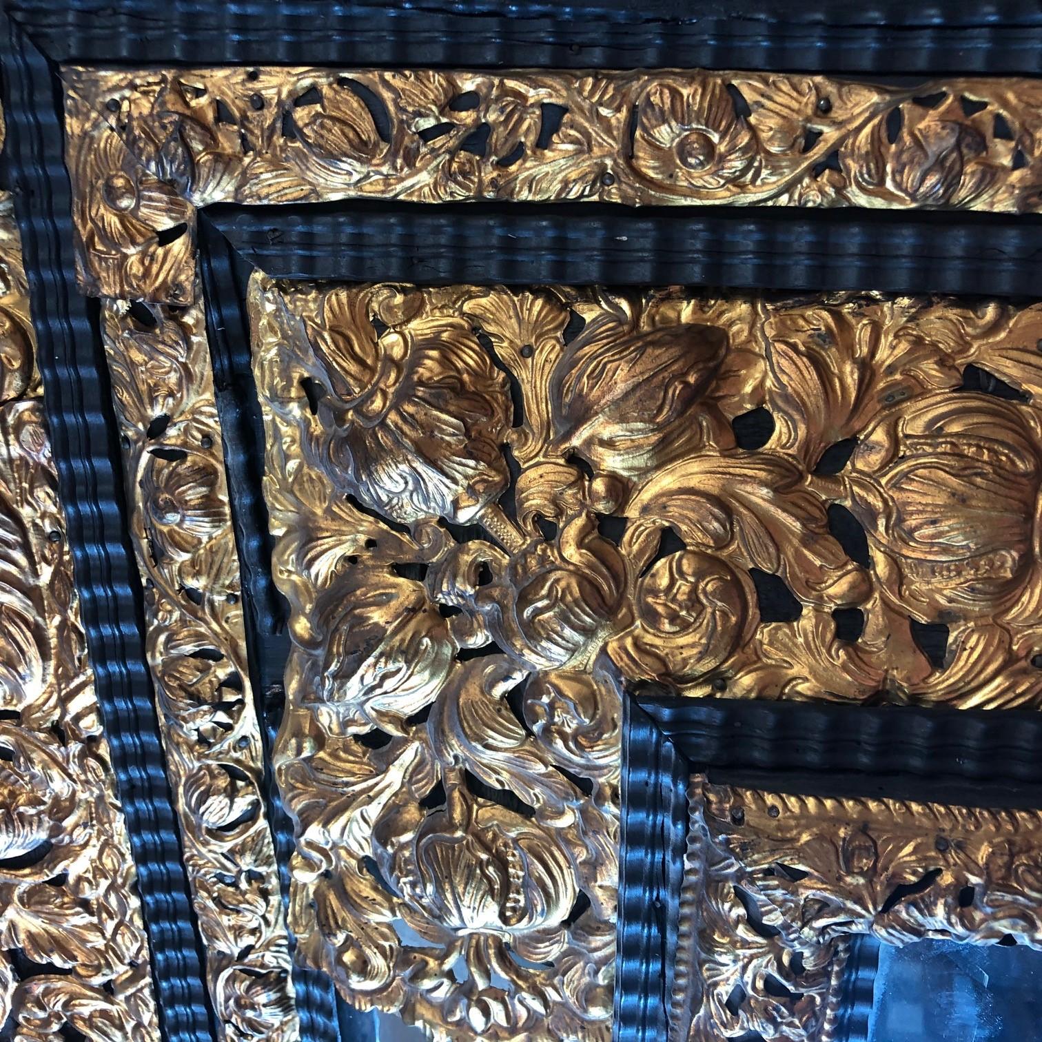 Italian Baroque Gilded, Mirrored & Ebonized Mirror, First Half of 18th Century In Good Condition In Kastrup, DK