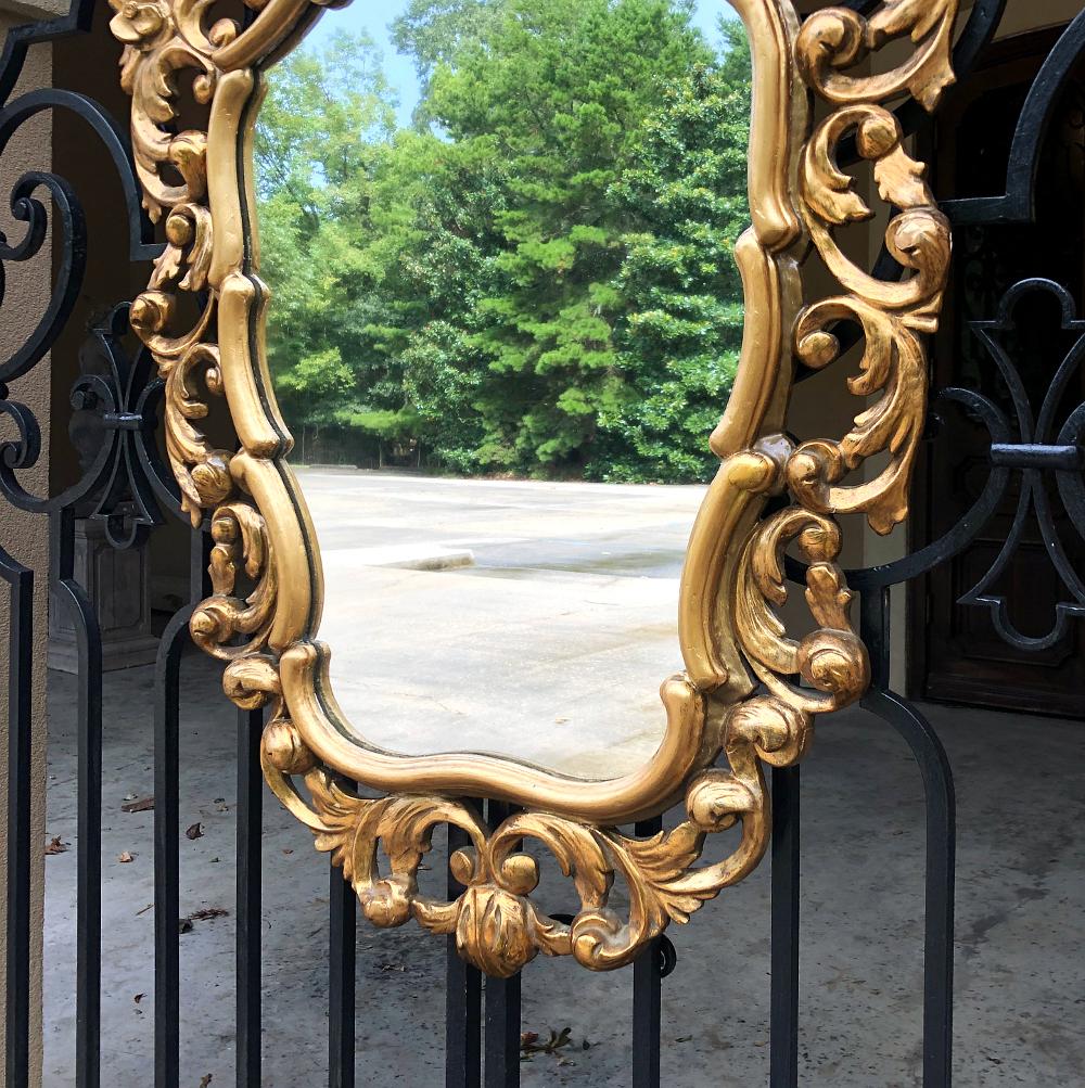 Italian Baroque Giltwood Mirror For Sale 1