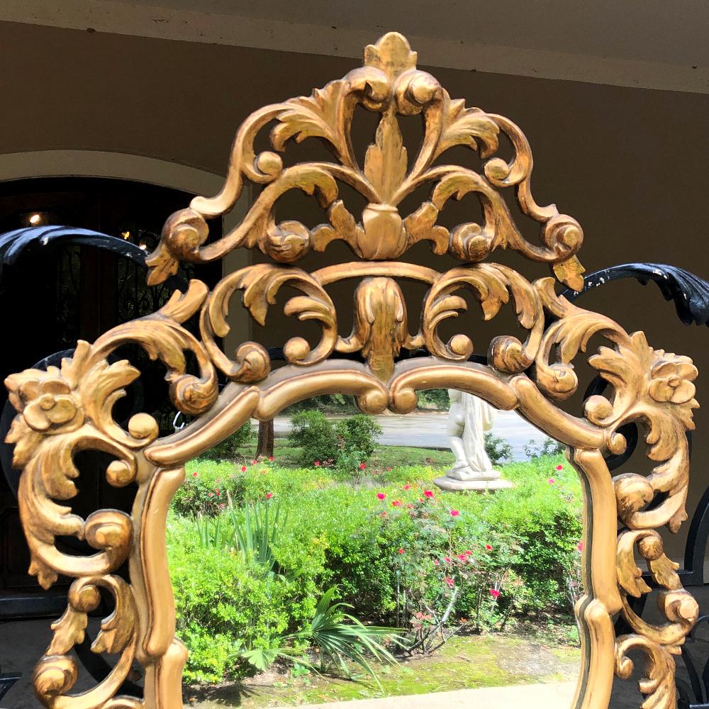 Miroir baroque italien en bois doré en vente 1