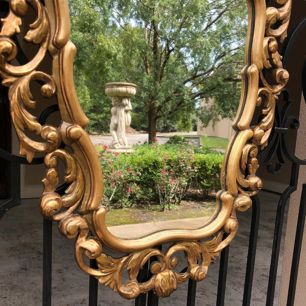 Italian Baroque Giltwood Mirror For Sale 4