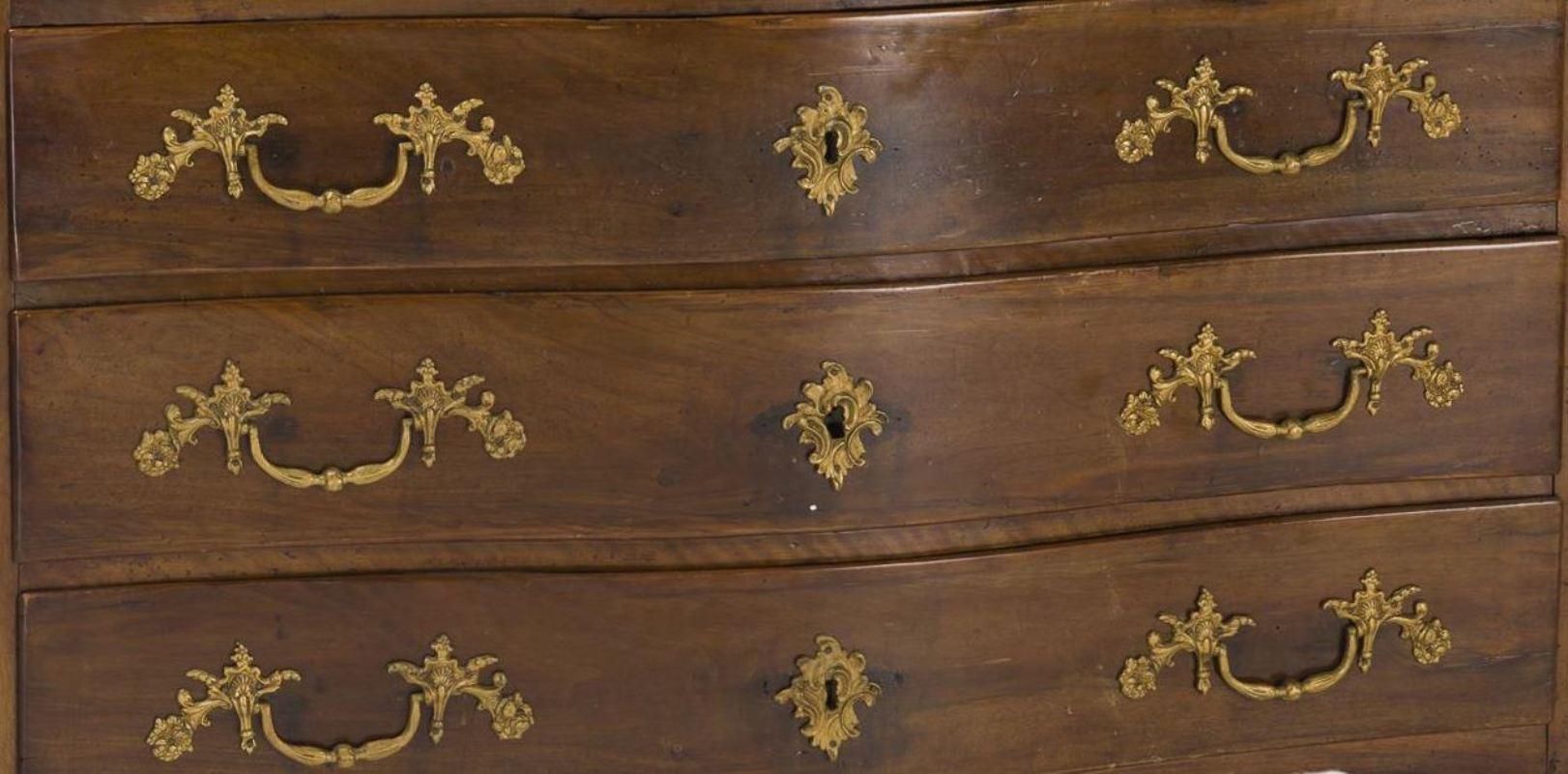 Italian Baroque Inlaid walnut Slant Desk, 18th Century 2