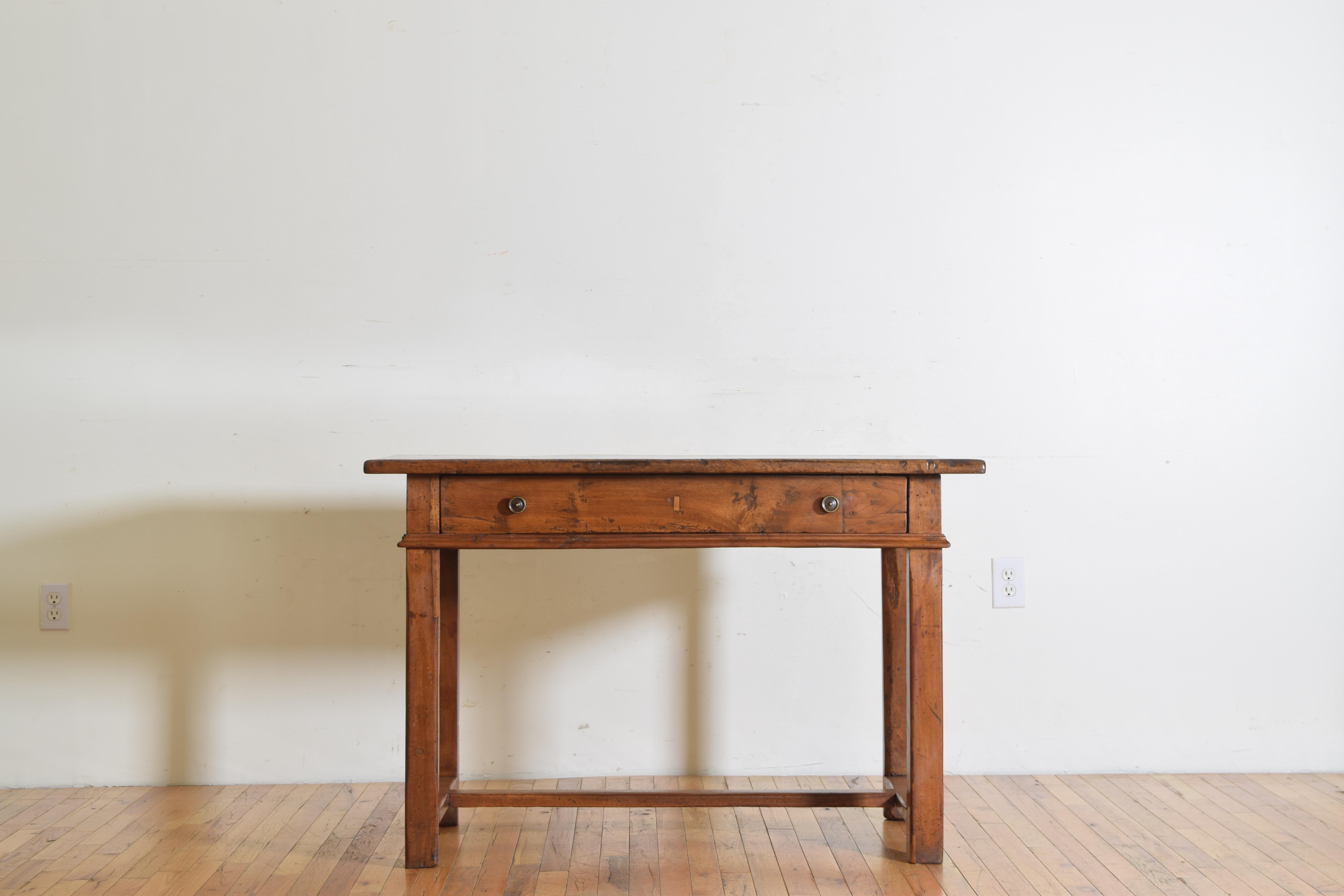 Italian Baroque Light Walnut 1-Drawer Center Table / Writing Table In Good Condition In Atlanta, GA