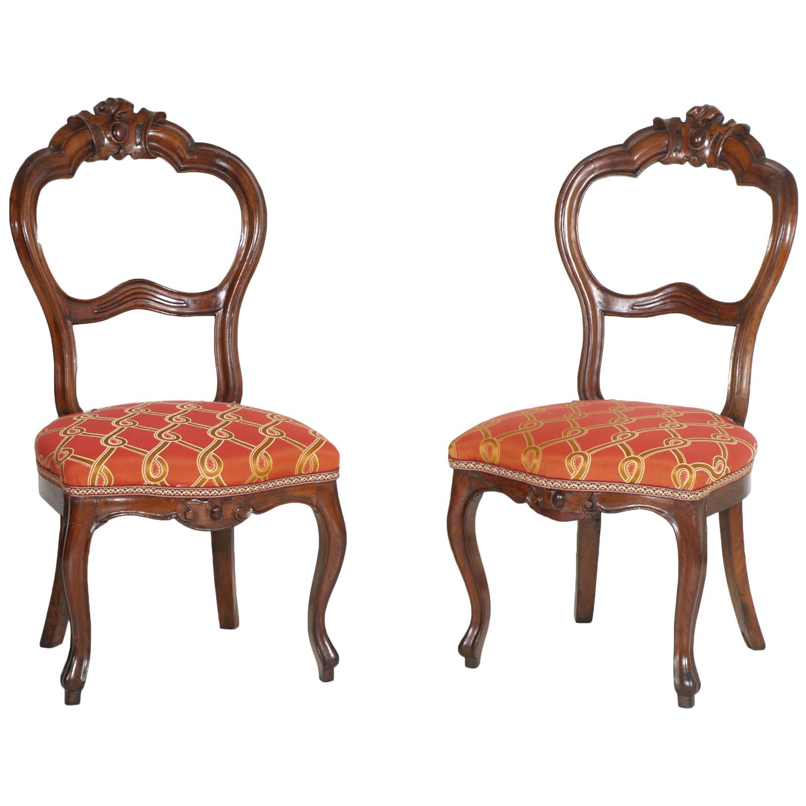 Chaises d'appoint ou pantoufles baroques italiennes Louis Philippe en noyer, restaurées