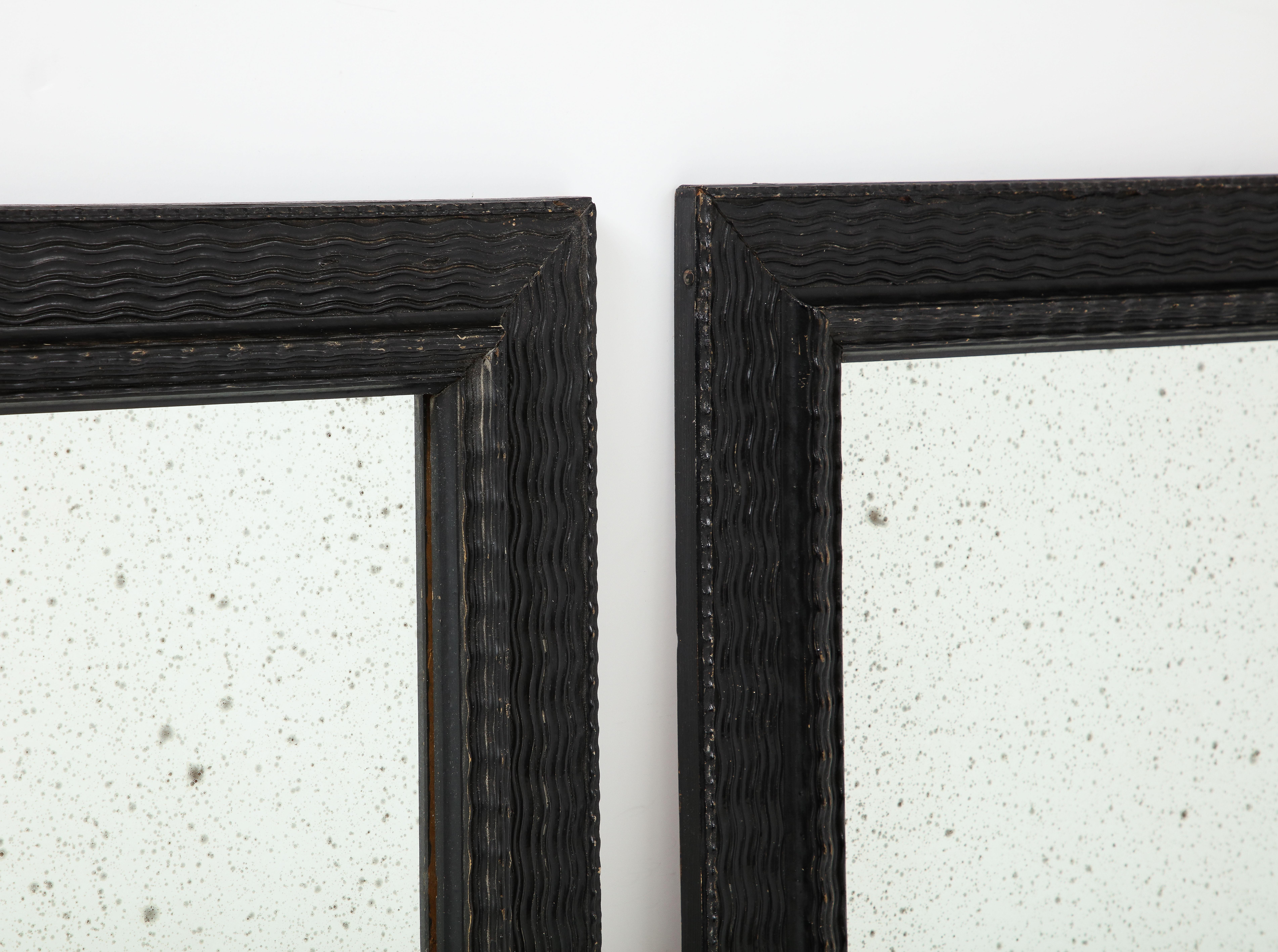 Italian Baroque Manner Ebonized and Ripple Carved Mirror Frame, circa 1900 For Sale 5