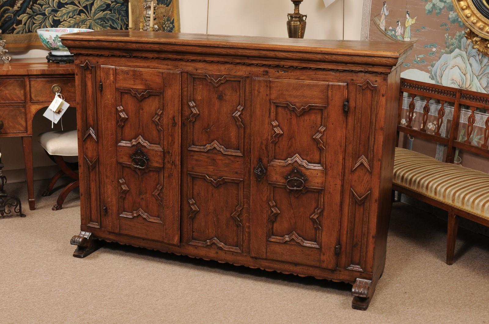 Italian Baroque Oak Credenza, Early 18th Century In Good Condition In Atlanta, GA