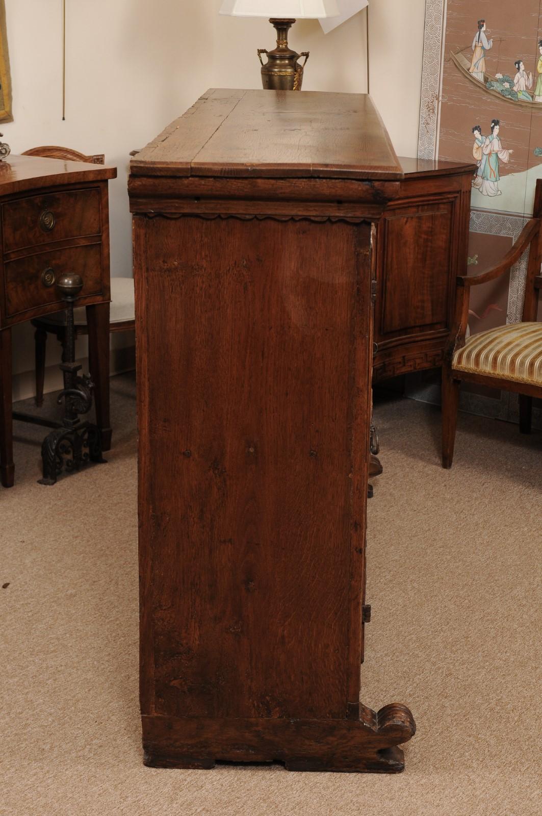 Italian Baroque Oak Credenza, Early 18th Century 5