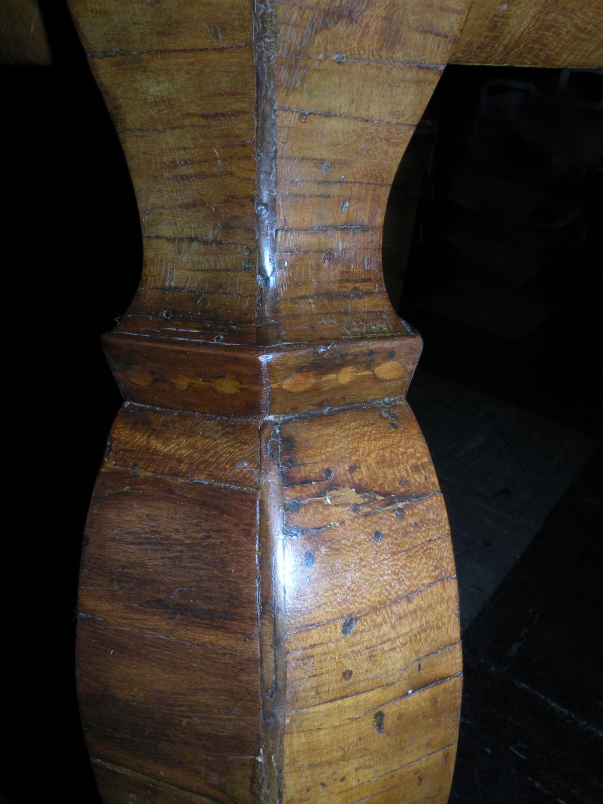 Italian Baroque Oval Fruitwood Veneered and Inlaid Desk, Late 17th Century For Sale 7