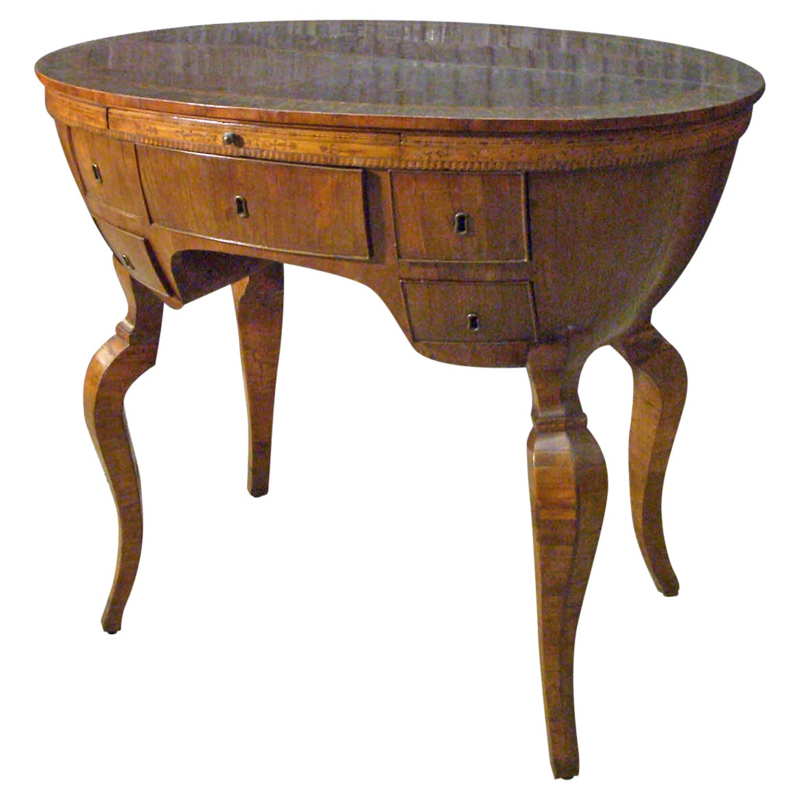 Italian Baroque Oval Fruitwood Veneered and Inlaid Desk, Late 17th Century For Sale
