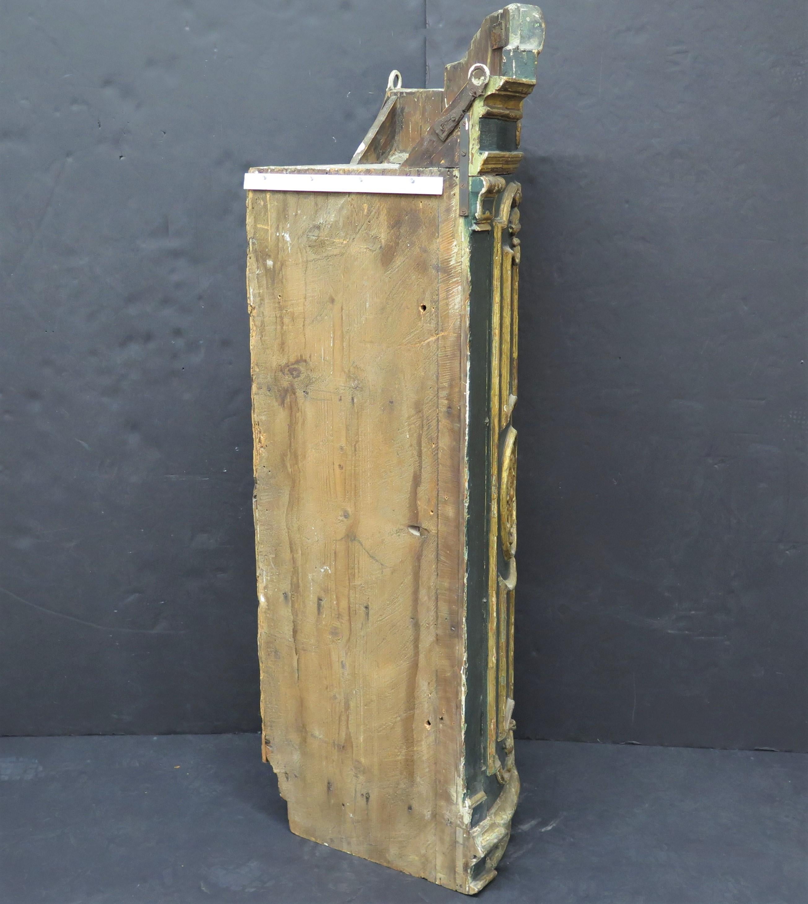 Armario esquinero barroco italiano pintado y dorado en venta 3