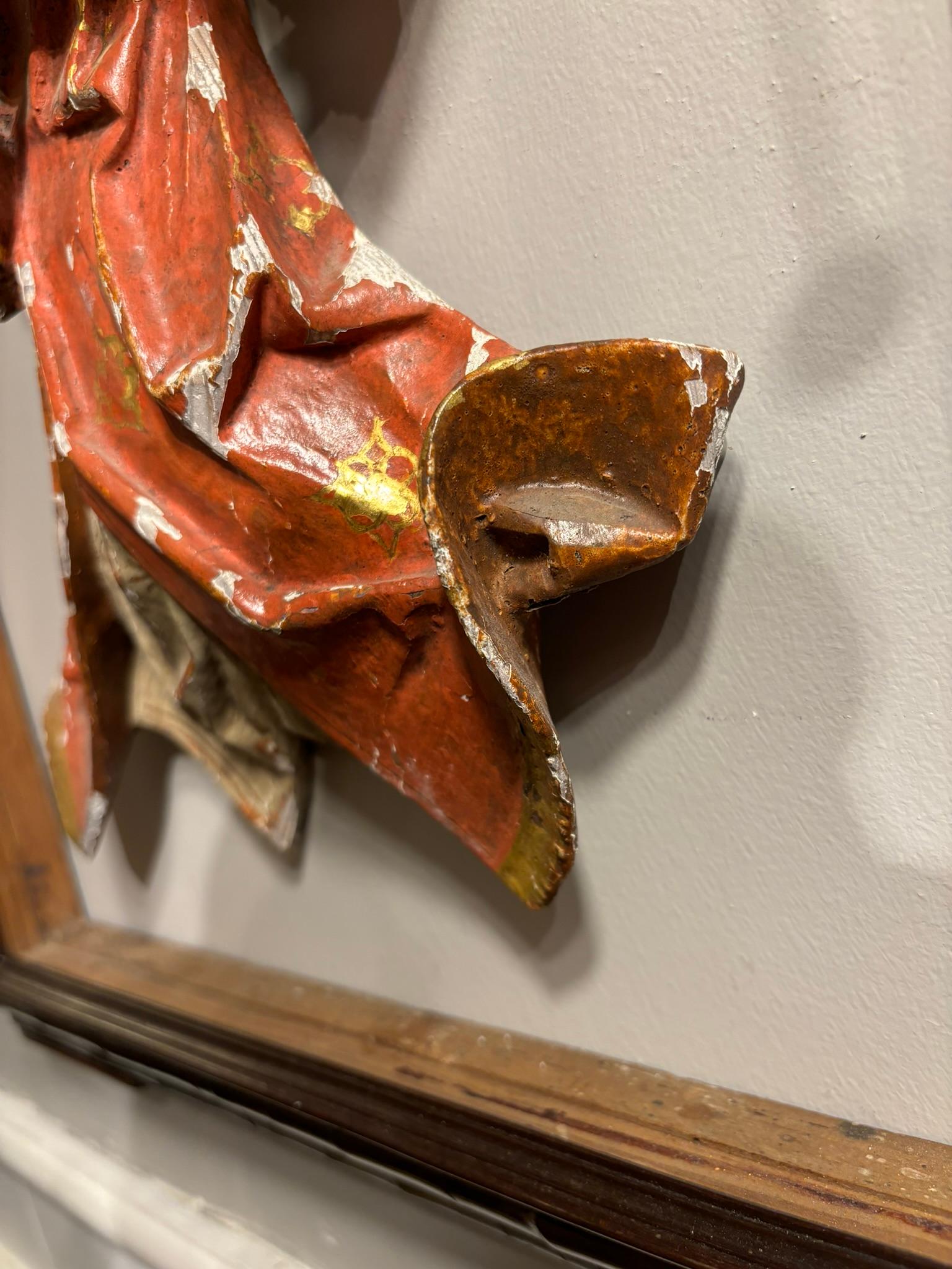 Ángel Alado Barroco Italiano de Madera Pintada y Dorada Tocando un Violín en venta 6