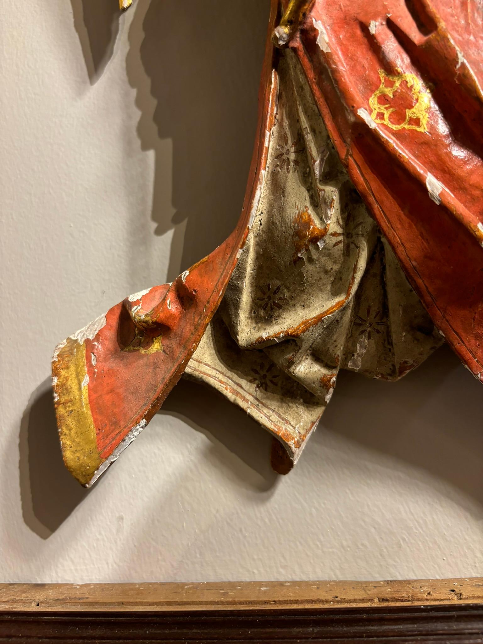Ángel Alado Barroco Italiano de Madera Pintada y Dorada Tocando un Violín en venta 8