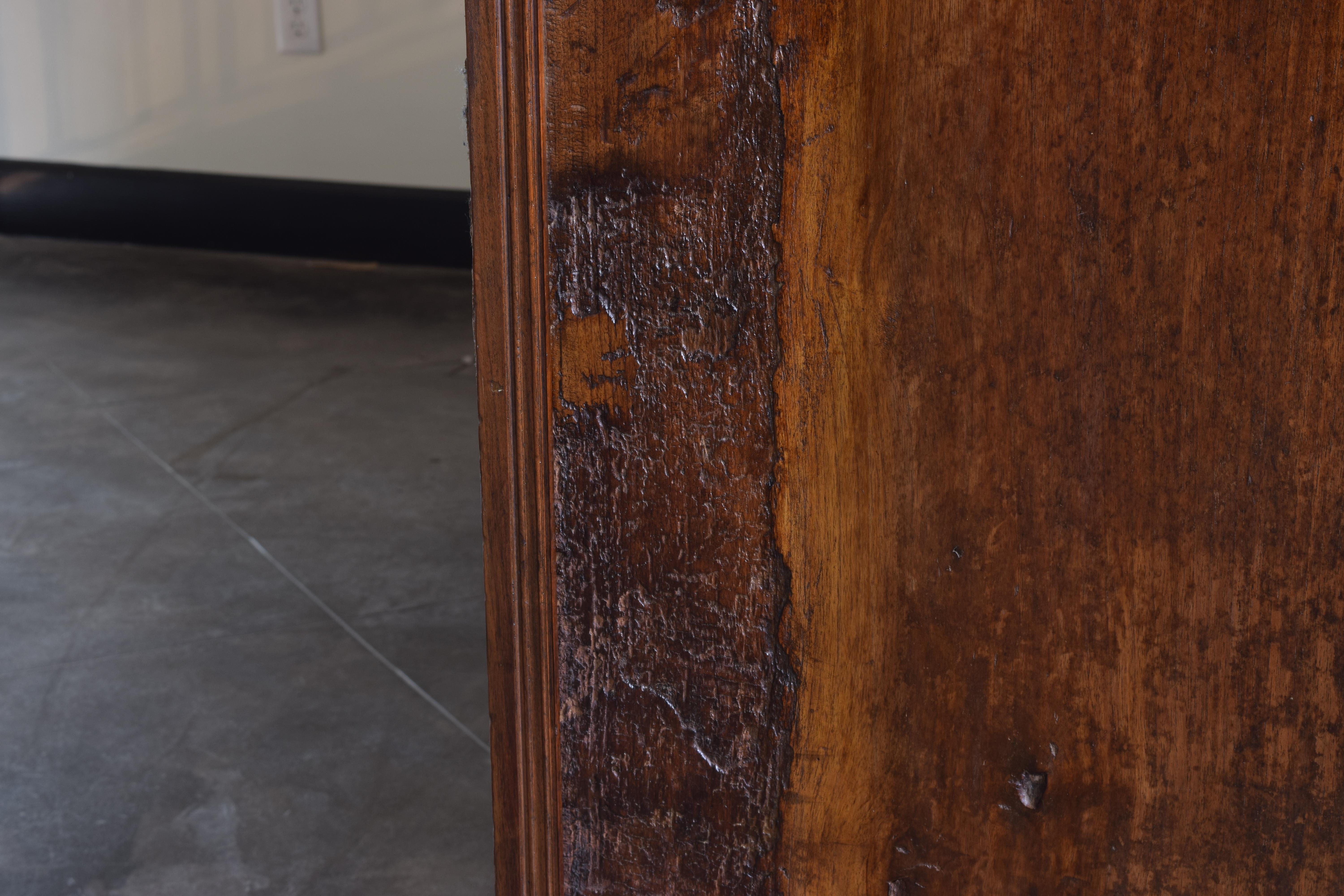 Italian Baroque Period Carved Walnut Sacristy Cabinet, Mid to Late 17th Century 15