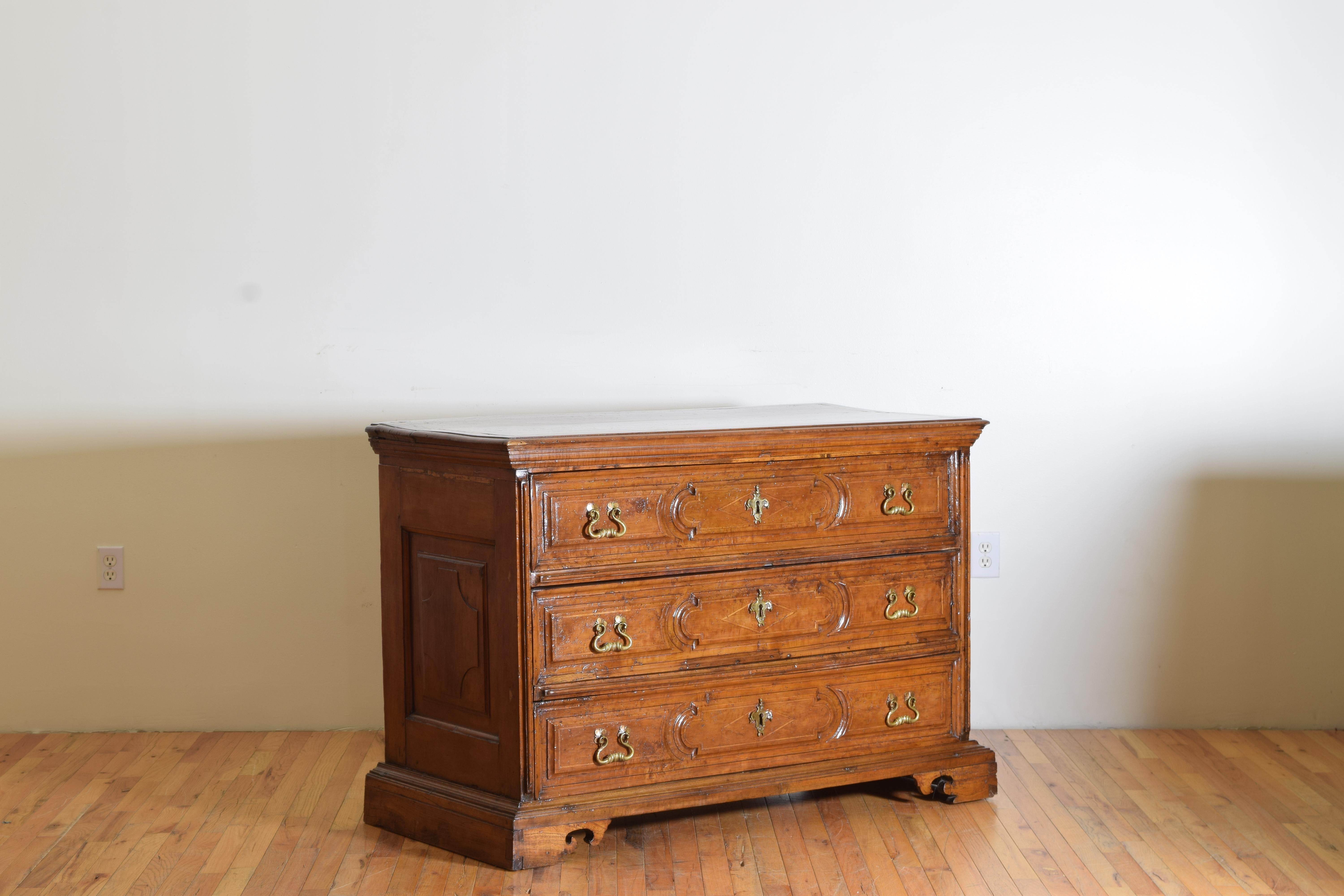 Italian Baroque Period Light Walnut & Inlaid 3- Drawer Cassettone, 17th Century In Good Condition In Atlanta, GA