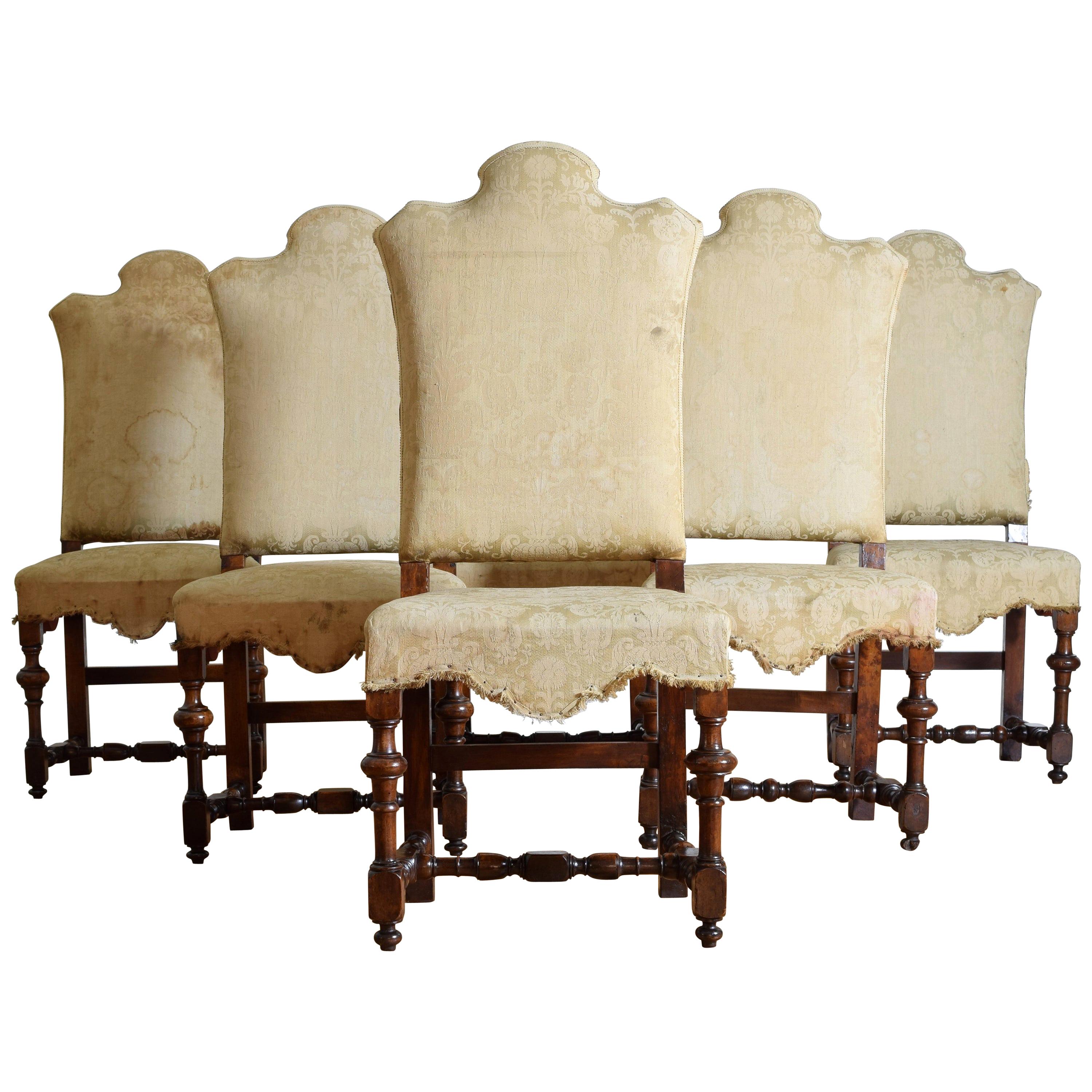 Italian Baroque Period Set of Six Turned Walnut Dining Chairs, 18th Century