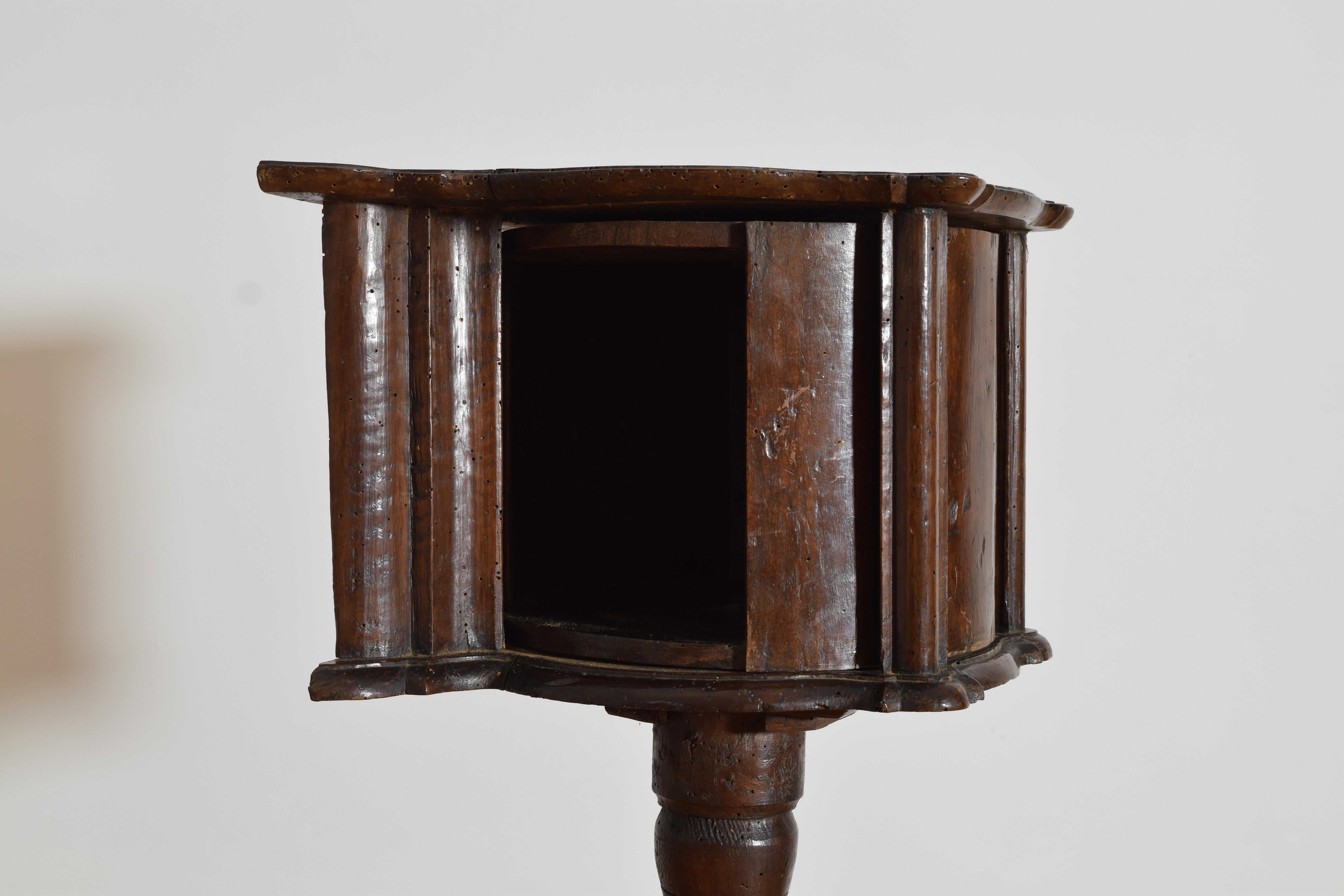 Italian Baroque Period Walnut Altar Console Table, mid 17th century For Sale 4