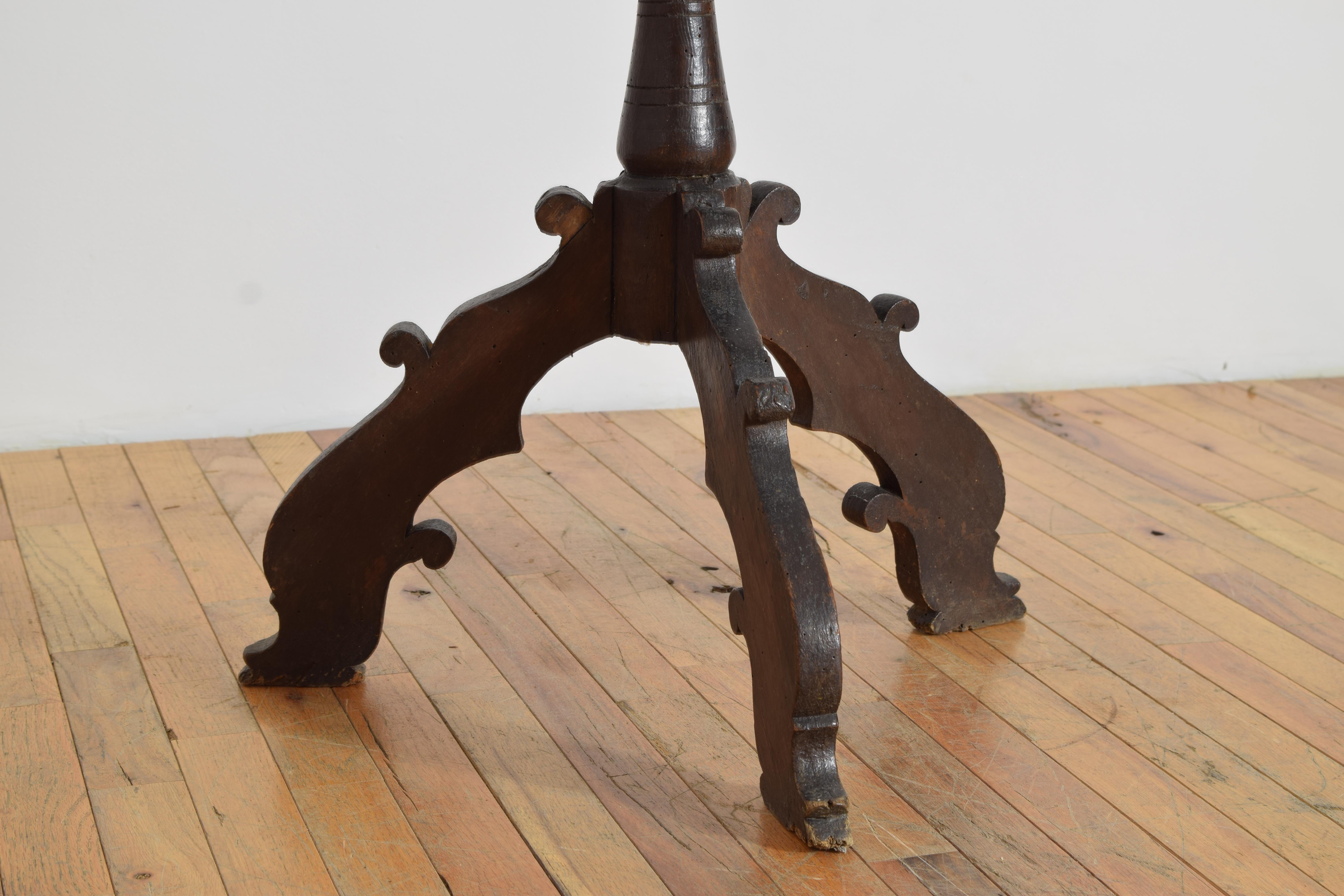 Italian Baroque Period Walnut Altar Console Table, mid 17th century For Sale 5