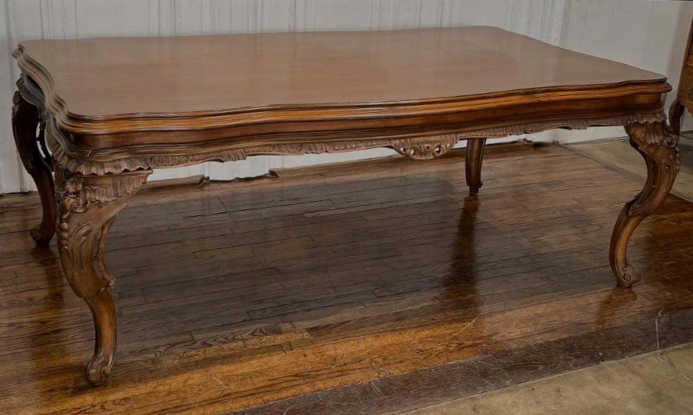 Italian Baroque Rococo Carved Walnut Dining Table In Good Condition In Forney, TX