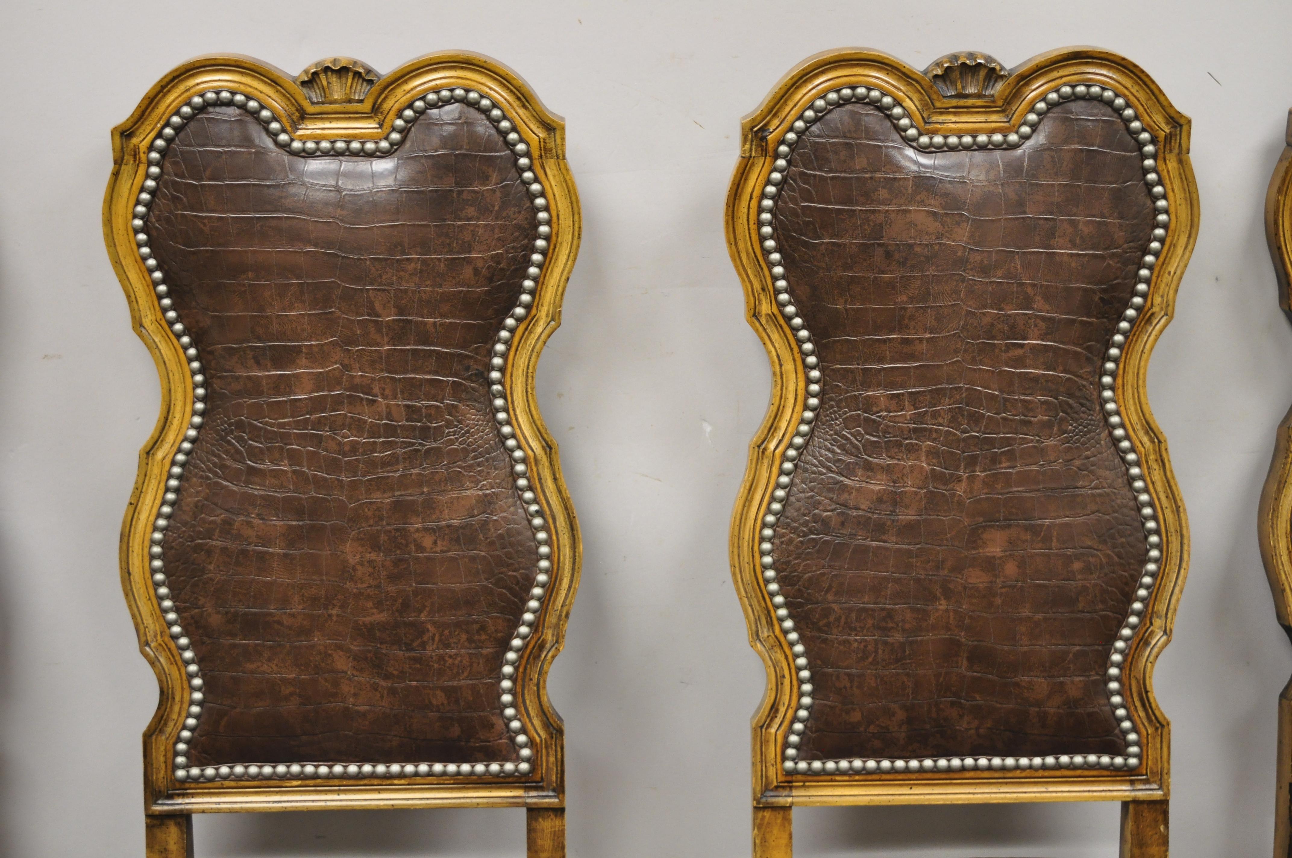 Rococo Chaises de salle à manger baroques italiennes rococo en bois sculpté à imprimé reptile marron, lot de 4 en vente