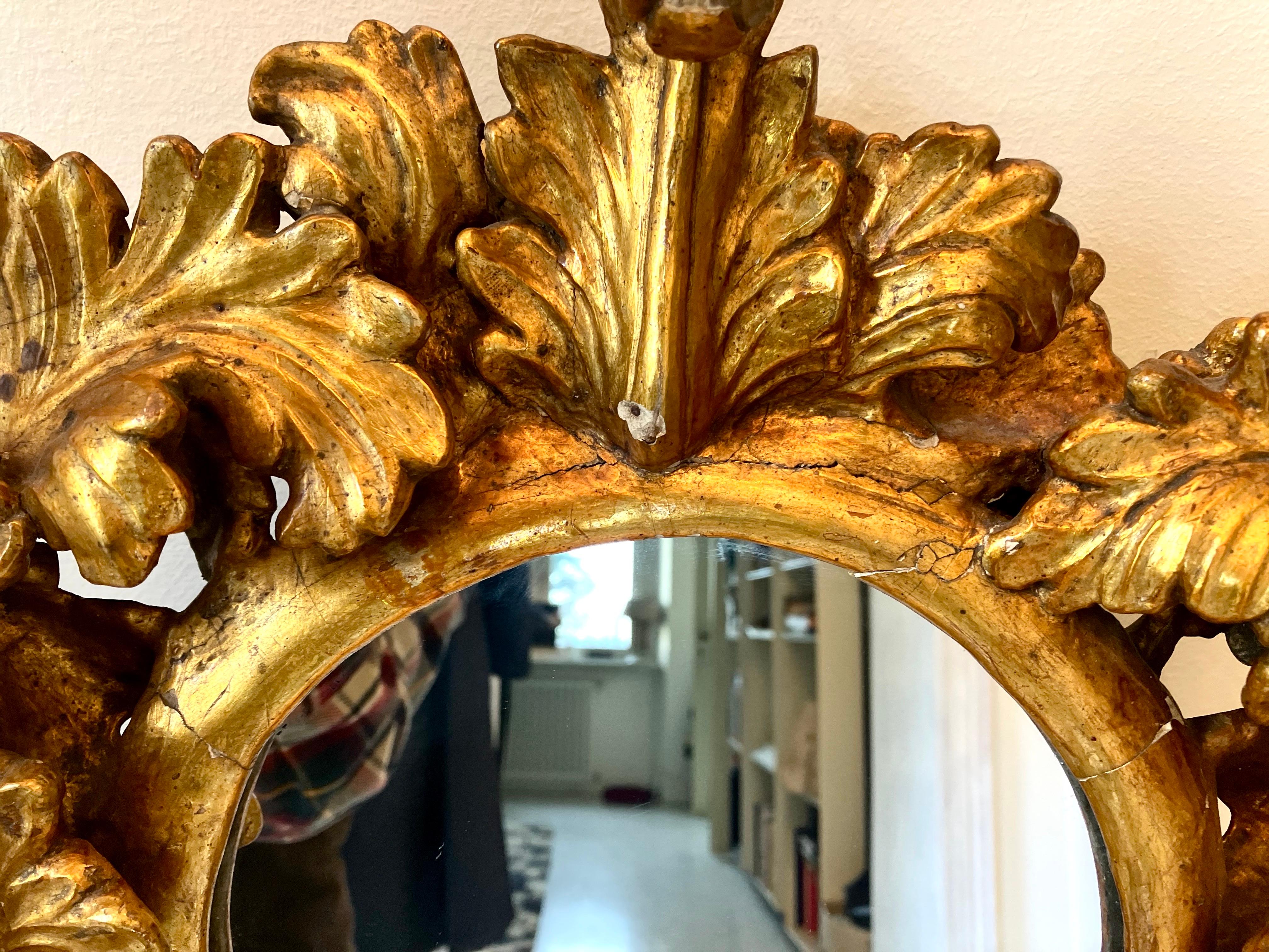 Sicilian Italian Baroque Round Gilded Wood Mirror, Sicily 18th C For Sale