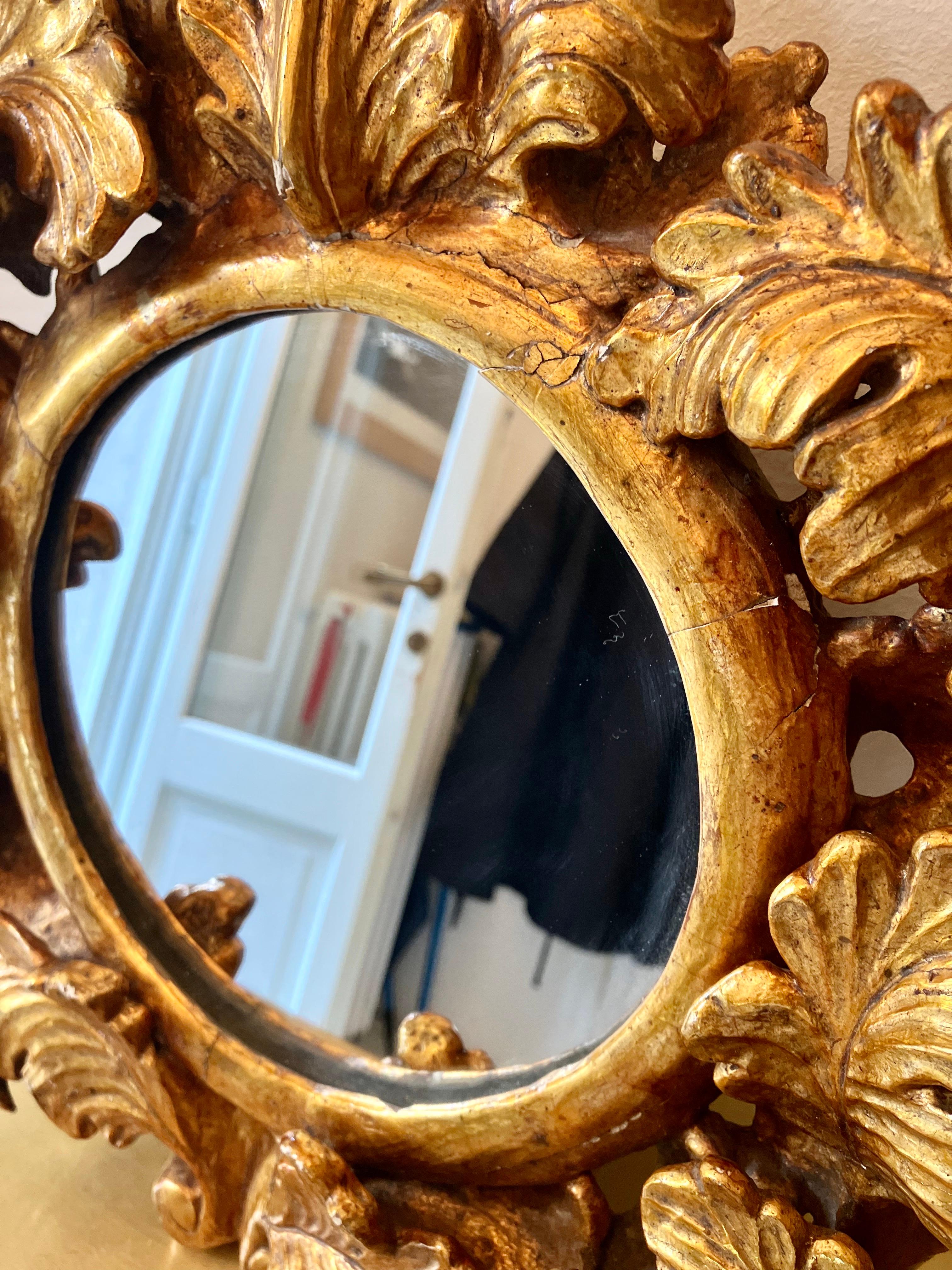 Hand-Carved Italian Baroque Round Gilded Wood Mirror, Sicily 18th C For Sale
