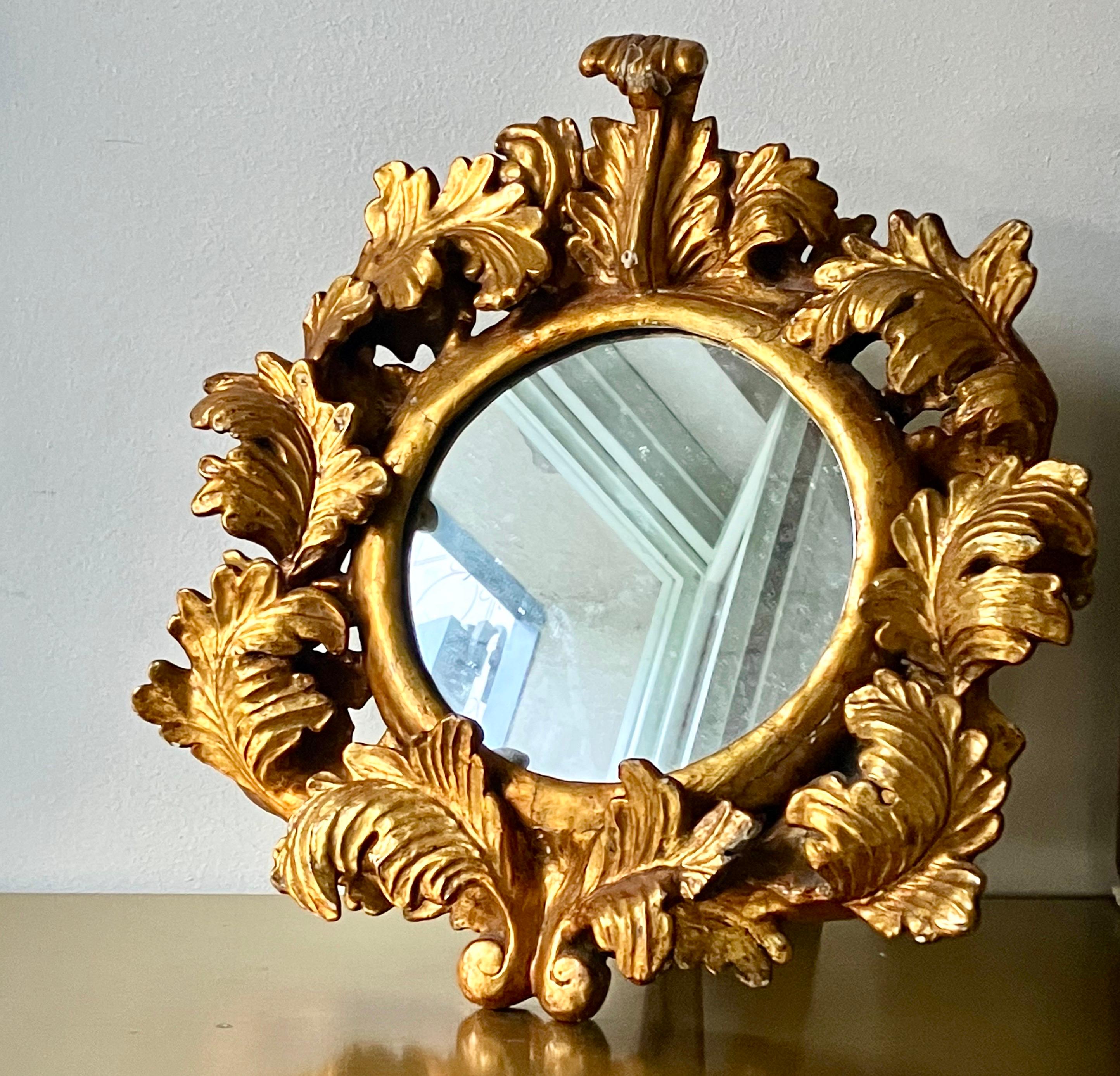 Giltwood Italian Baroque Round Gilded Wood Mirror, Sicily 18th C For Sale