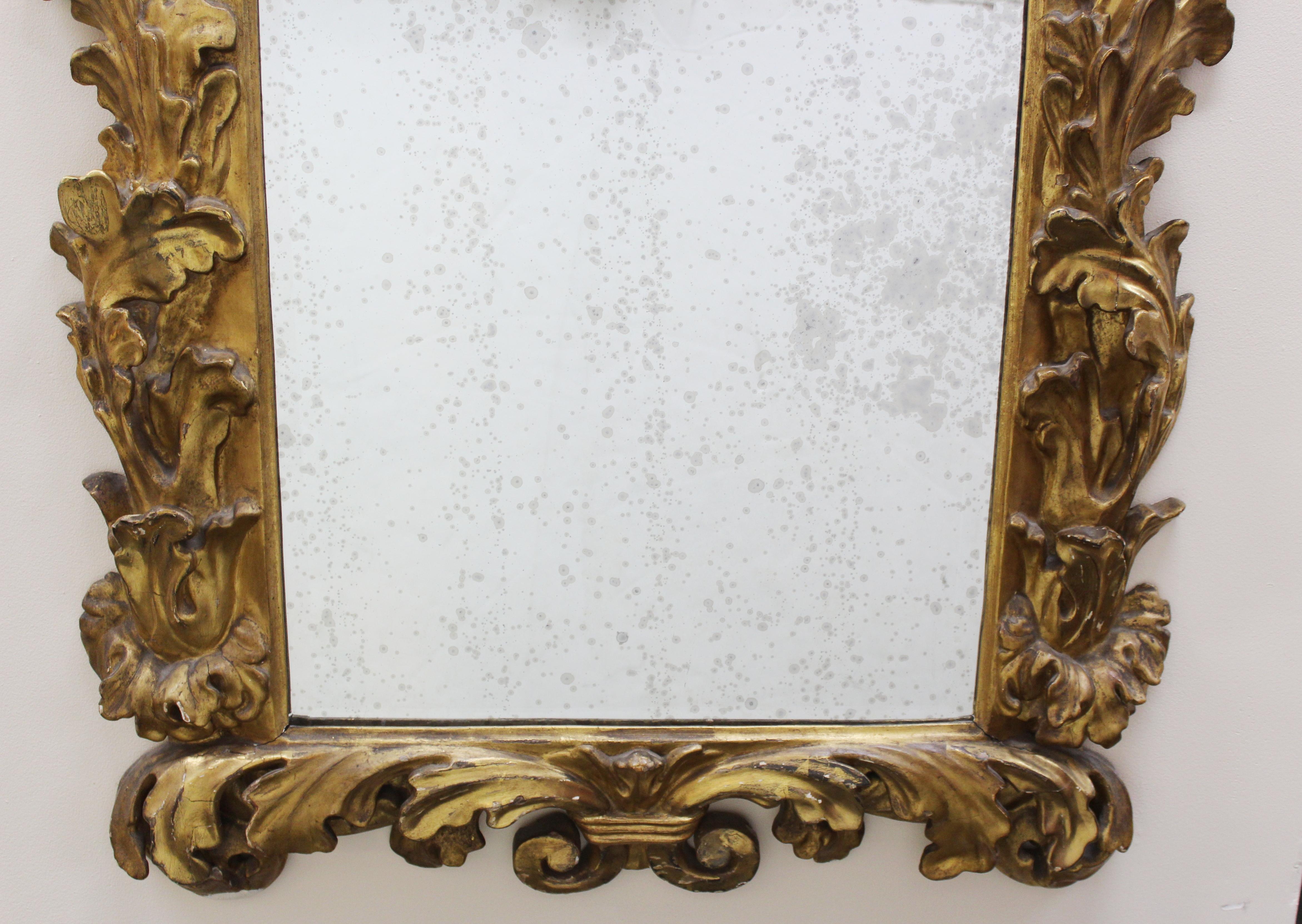 Italian Baroque Sculpted Giltwood Mirror with Acanthus Leaves Decor 2