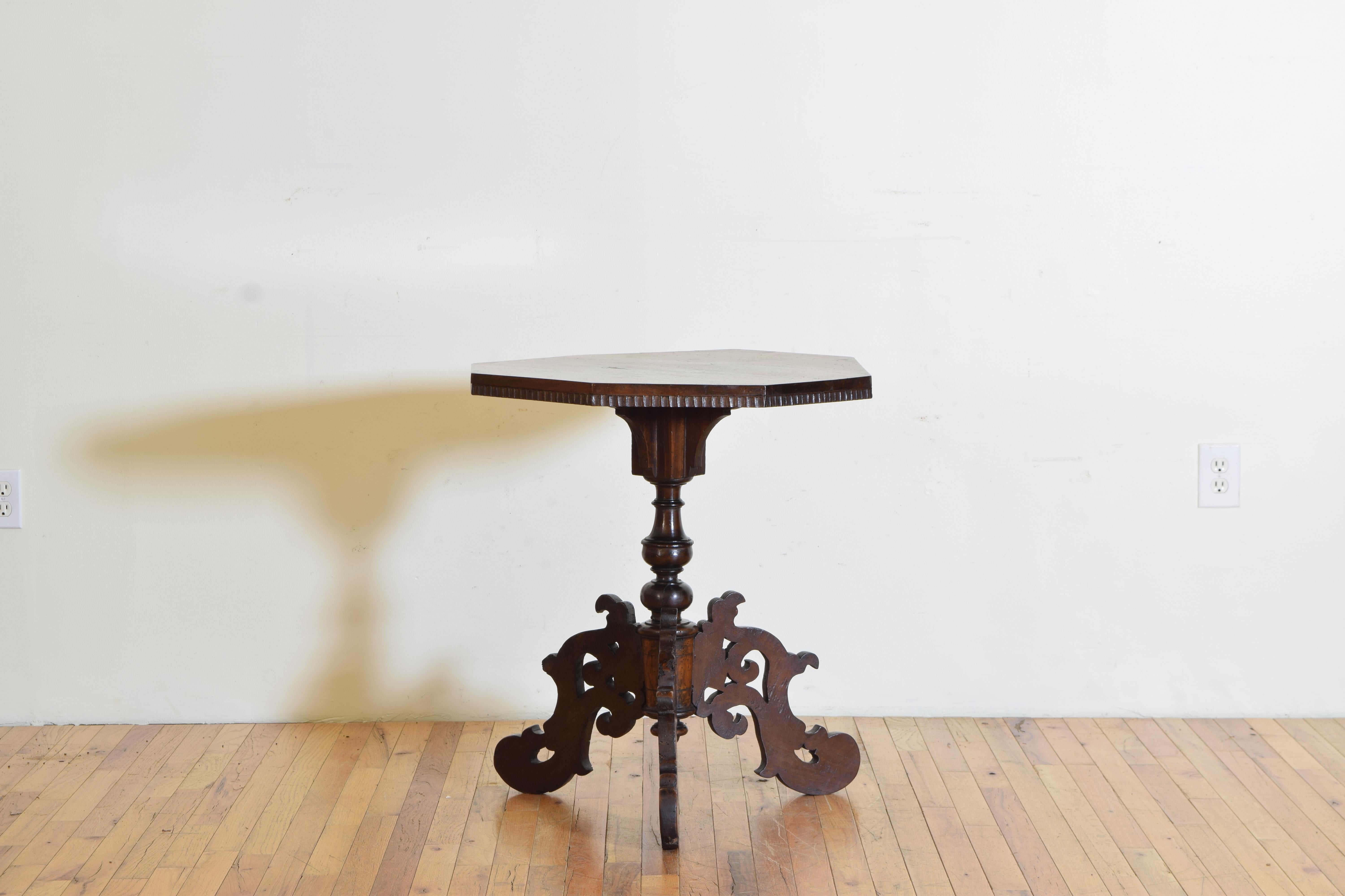 Italian Baroque Shaped & Carved Walnut Octagonal Center Table, Late 17th Century 1