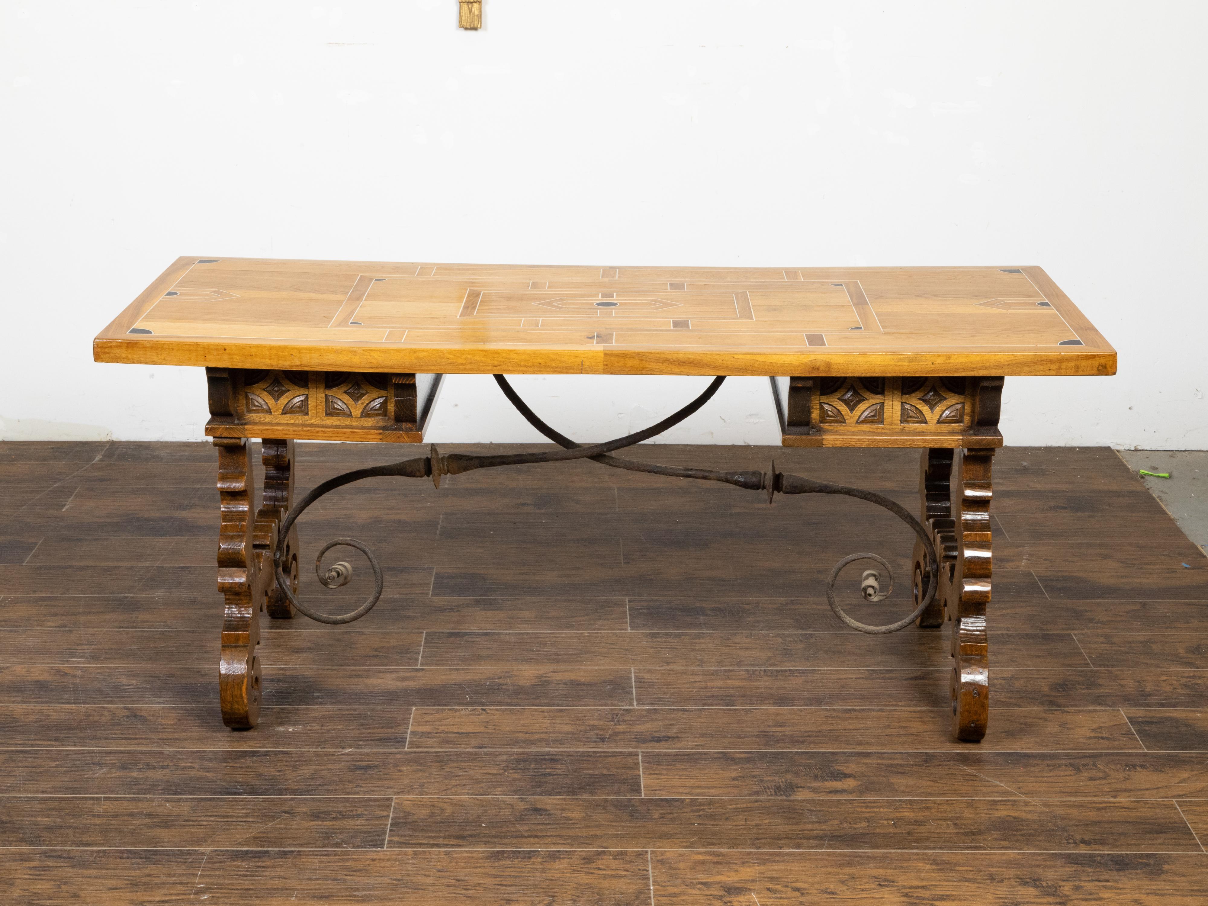 Italian Baroque Style 1880s Walnut Desk with Inlaid Top and Carved Lyre Base For Sale 1