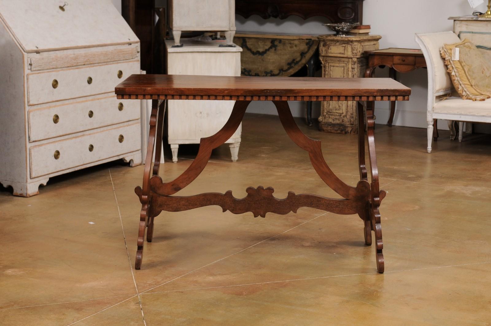 Italian Baroque Style 20th Century Walnut Fratino Table with Lyre Shaped Base For Sale 7