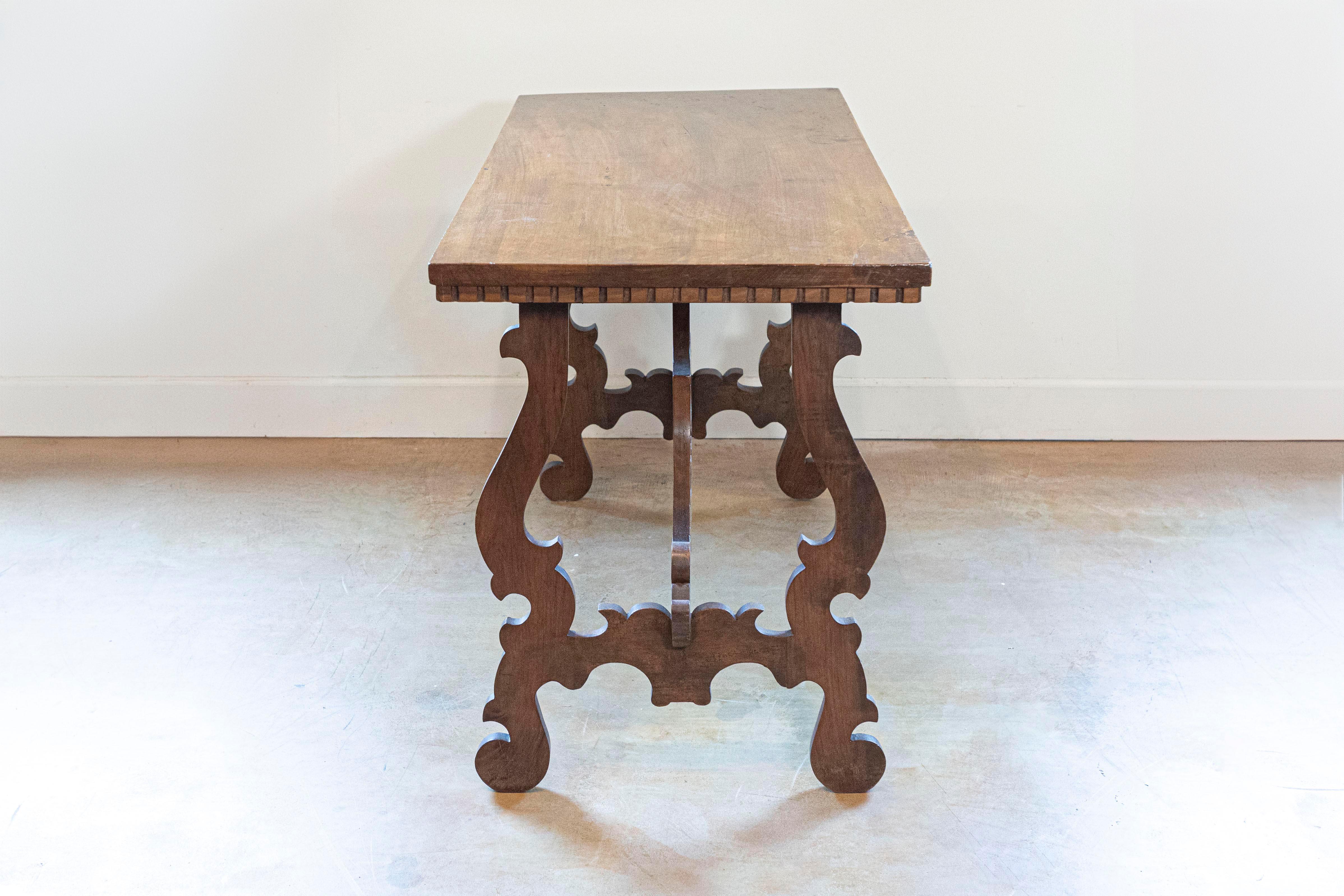 Italian Baroque Style 20th Century Walnut Fratino Table with Lyre Shaped Base In Good Condition For Sale In Atlanta, GA