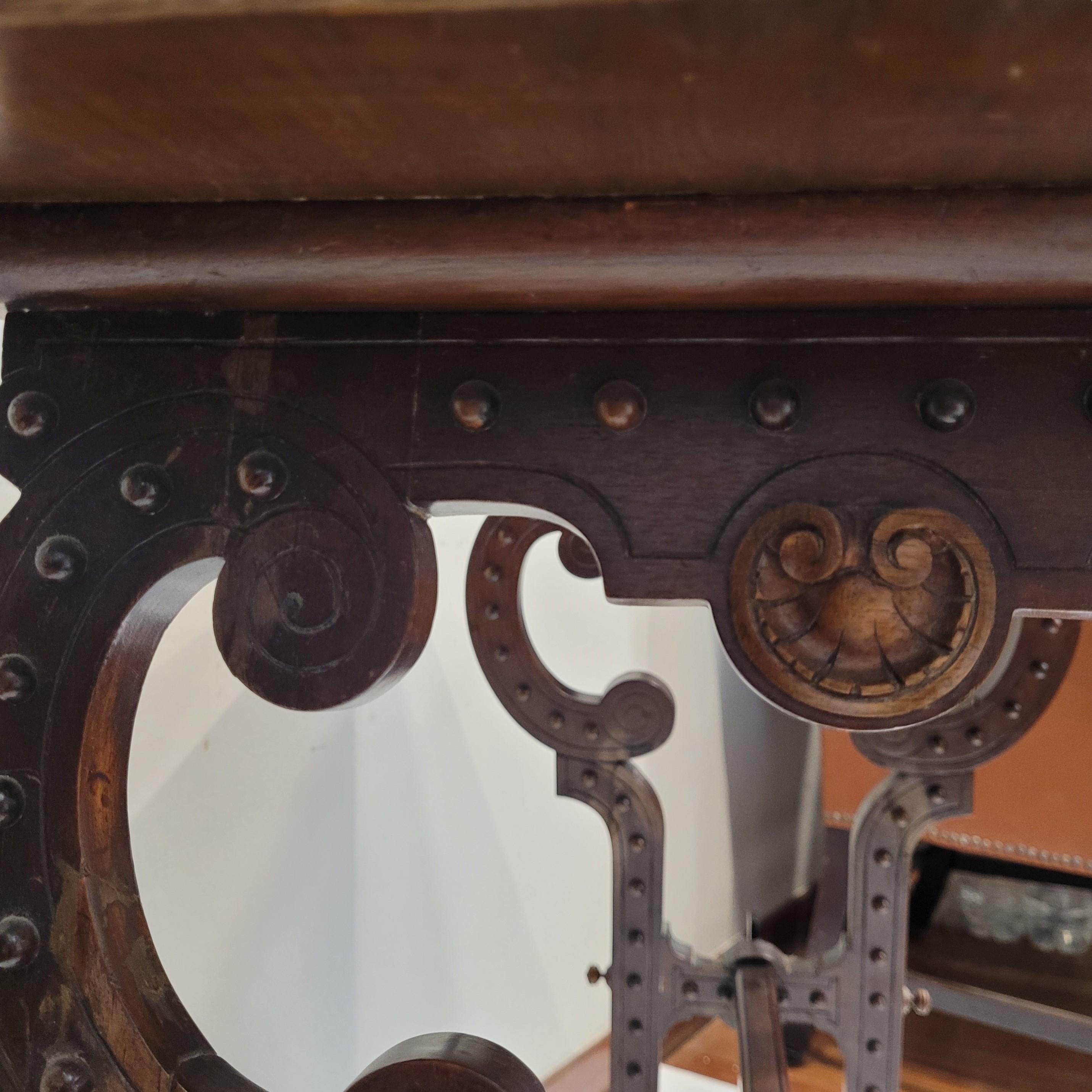 Table d'appoint ou buffet de style baroque italien nacre, os en vente 11