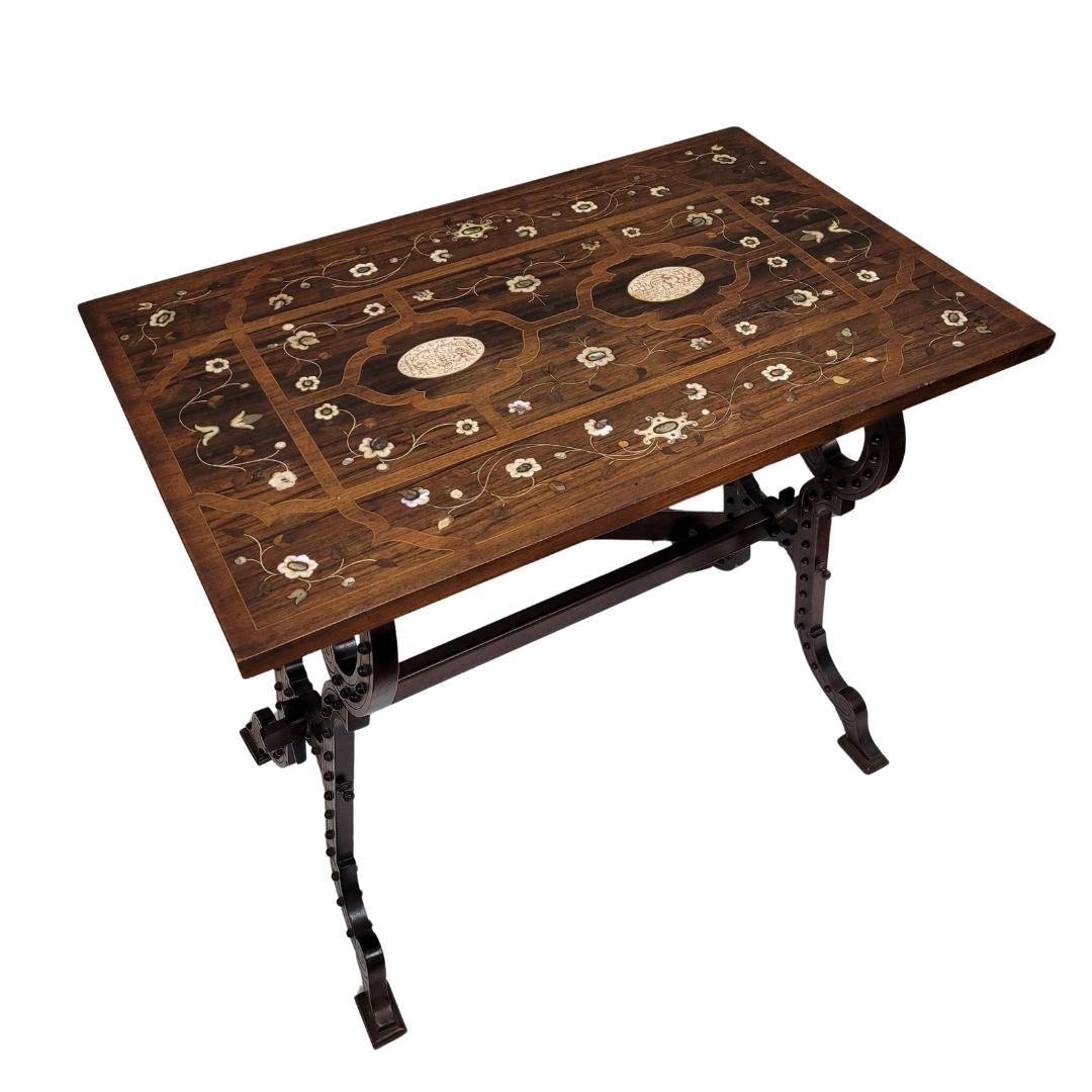 Baroque Table d'appoint ou buffet de style baroque italien nacre, os en vente